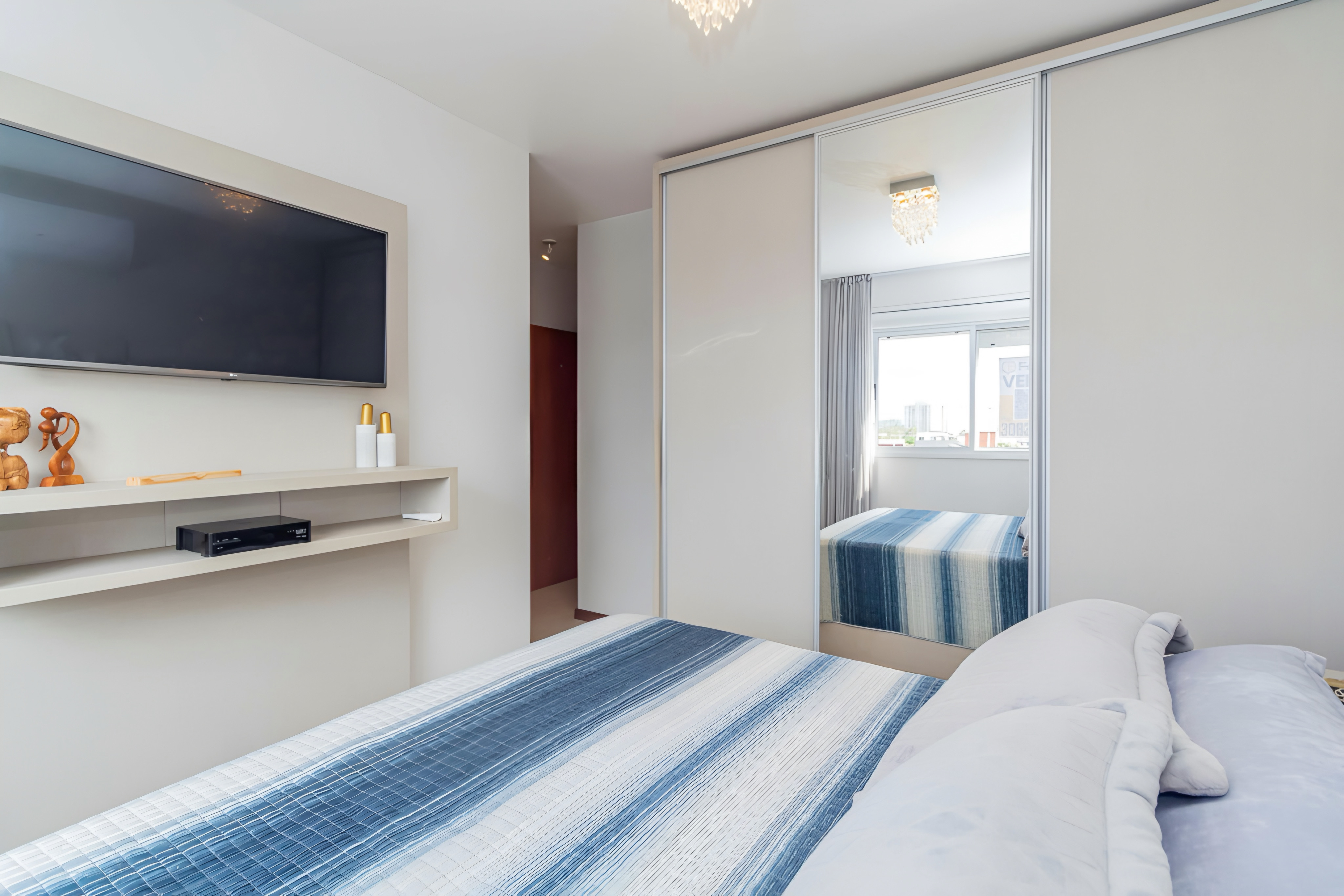 R$ 545.000 - IMPEC&Aacute;VEL APARTAMENTO - FRENTE - 94M2 - 3 DORM - 1 VAGA Rua Conselheiro Brusque Porto Alegre - 