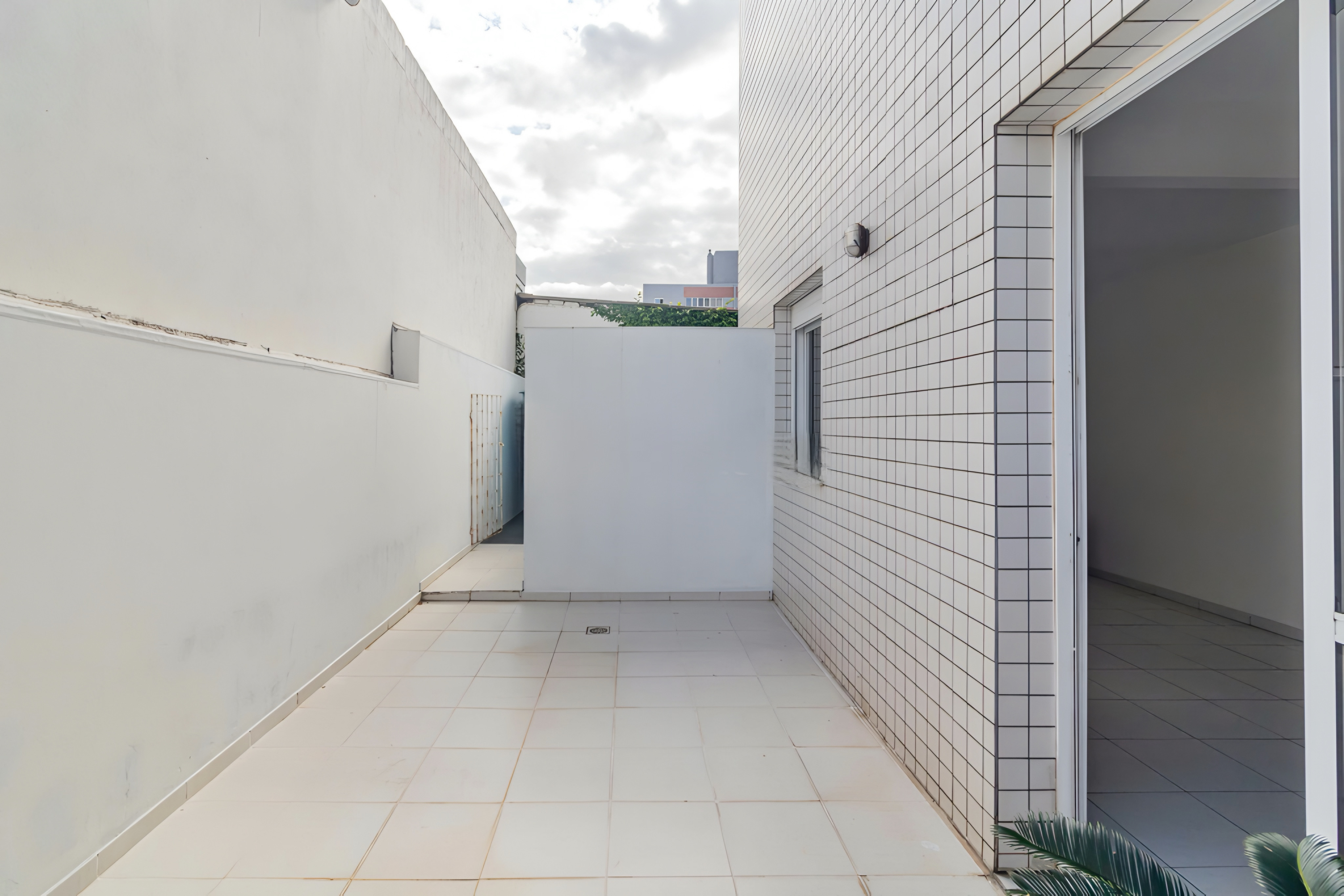R$ 545.000 - IMPEC&Aacute;VEL APARTAMENTO - FRENTE - 94M2 - 3 DORM - 1 VAGA Rua Conselheiro Brusque Porto Alegre - 