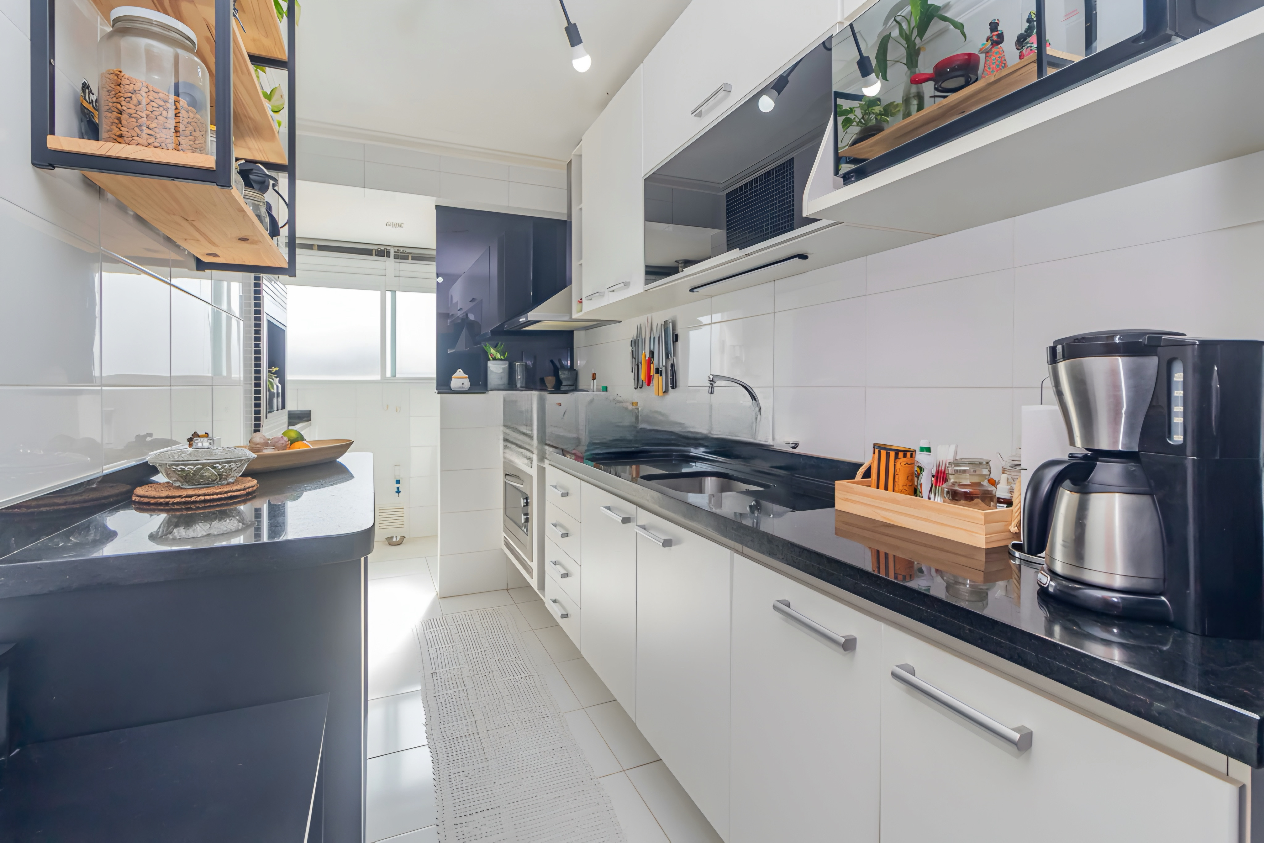 R$ 545.000 - IMPEC&Aacute;VEL APARTAMENTO - FRENTE - 94M2 - 3 DORM - 1 VAGA Rua Conselheiro Brusque Porto Alegre - 