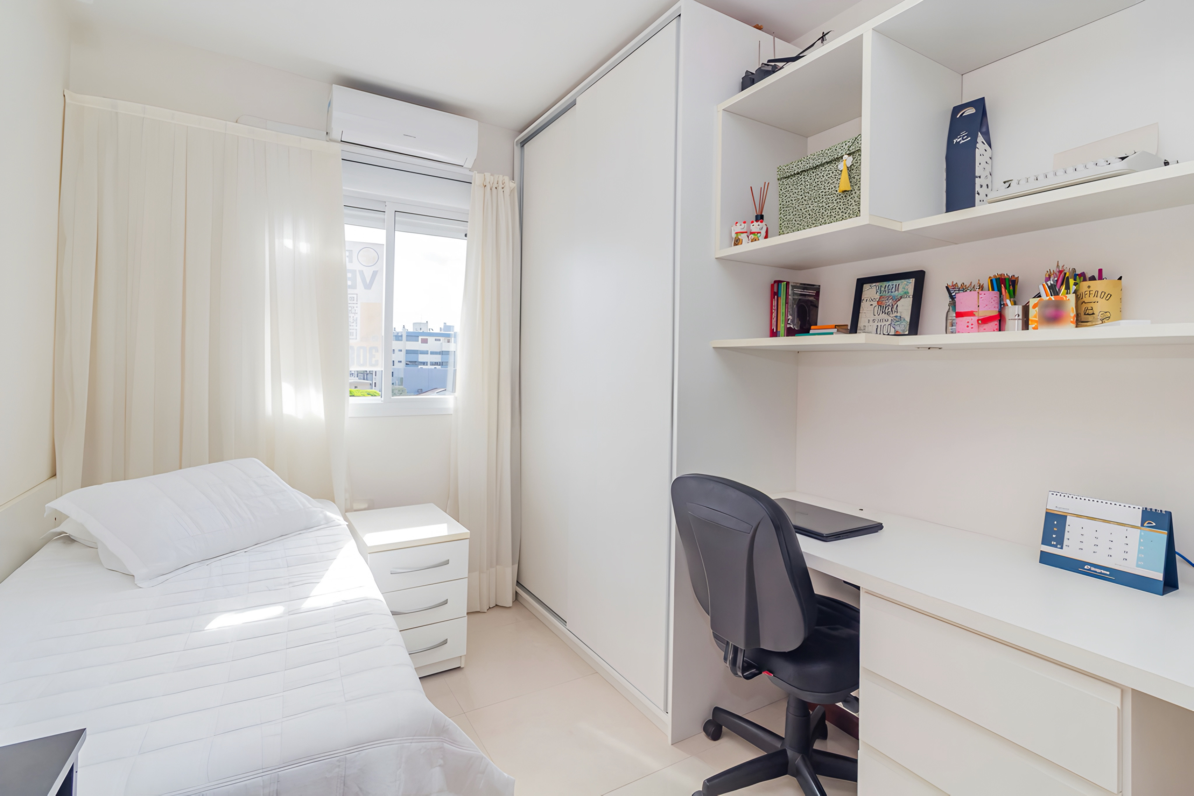 R$ 545.000 - IMPEC&Aacute;VEL APARTAMENTO - FRENTE - 94M2 - 3 DORM - 1 VAGA Rua Conselheiro Brusque Porto Alegre - 