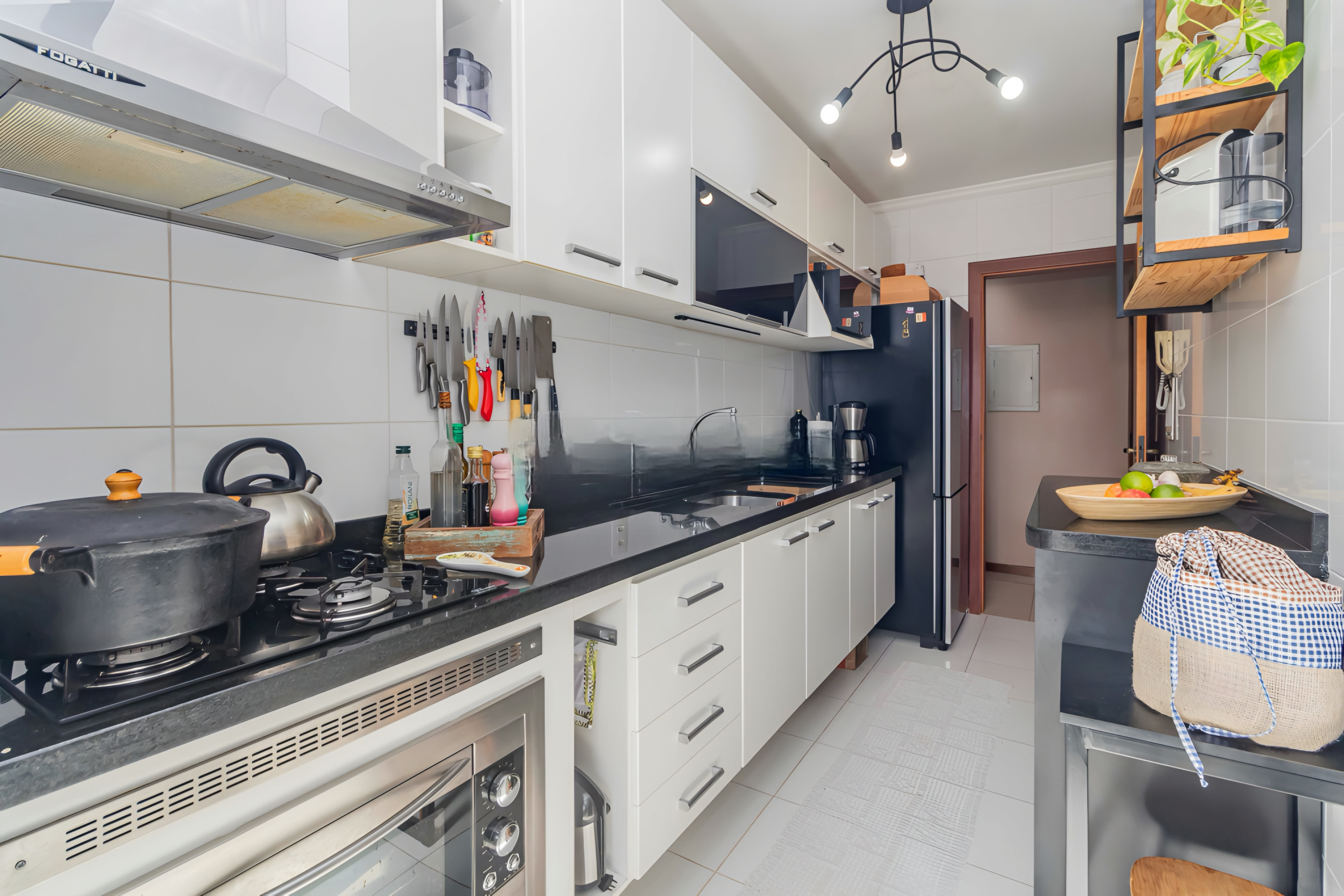 R$ 545.000 - IMPEC&Aacute;VEL APARTAMENTO - FRENTE - 94M2 - 3 DORM - 1 VAGA Rua Conselheiro Brusque Porto Alegre - 