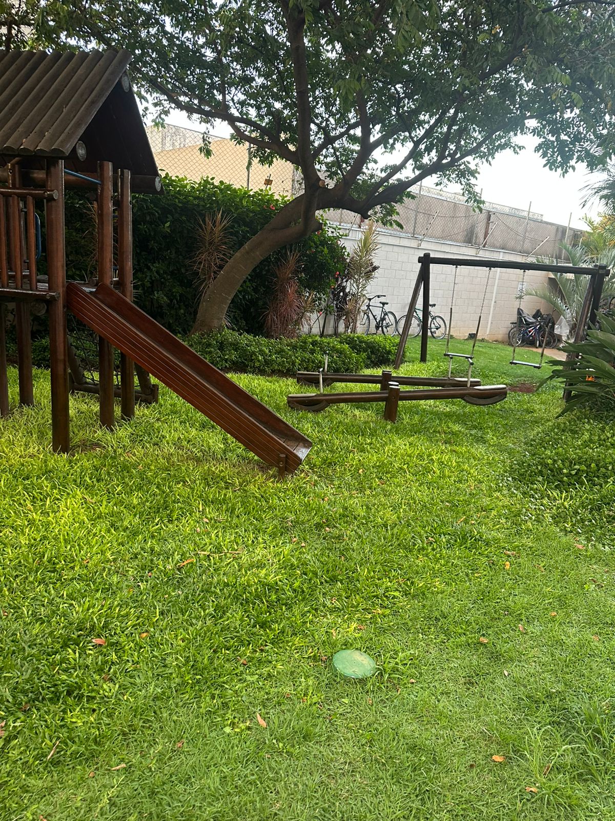 ALUGA-SE APT, 32m&sup2;, MOBILIADO - ANDAR ALTO / PORCELANATO / M&Oacute;VEIS PLANEJADOS / GARAGEM Rua Torres da Barra São Paulo - 