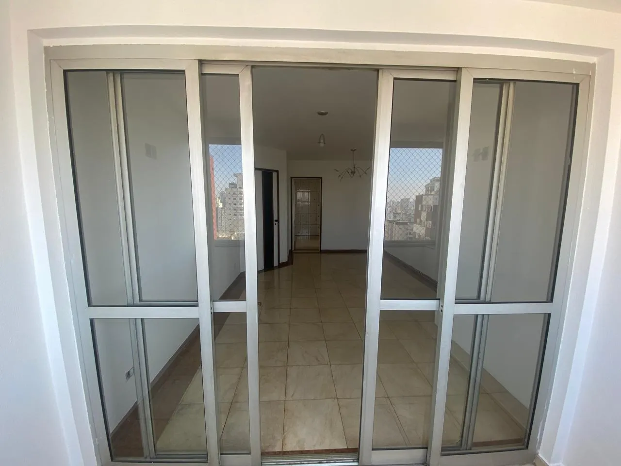 Apto &aacute; venda na Vila Mariana  - - 