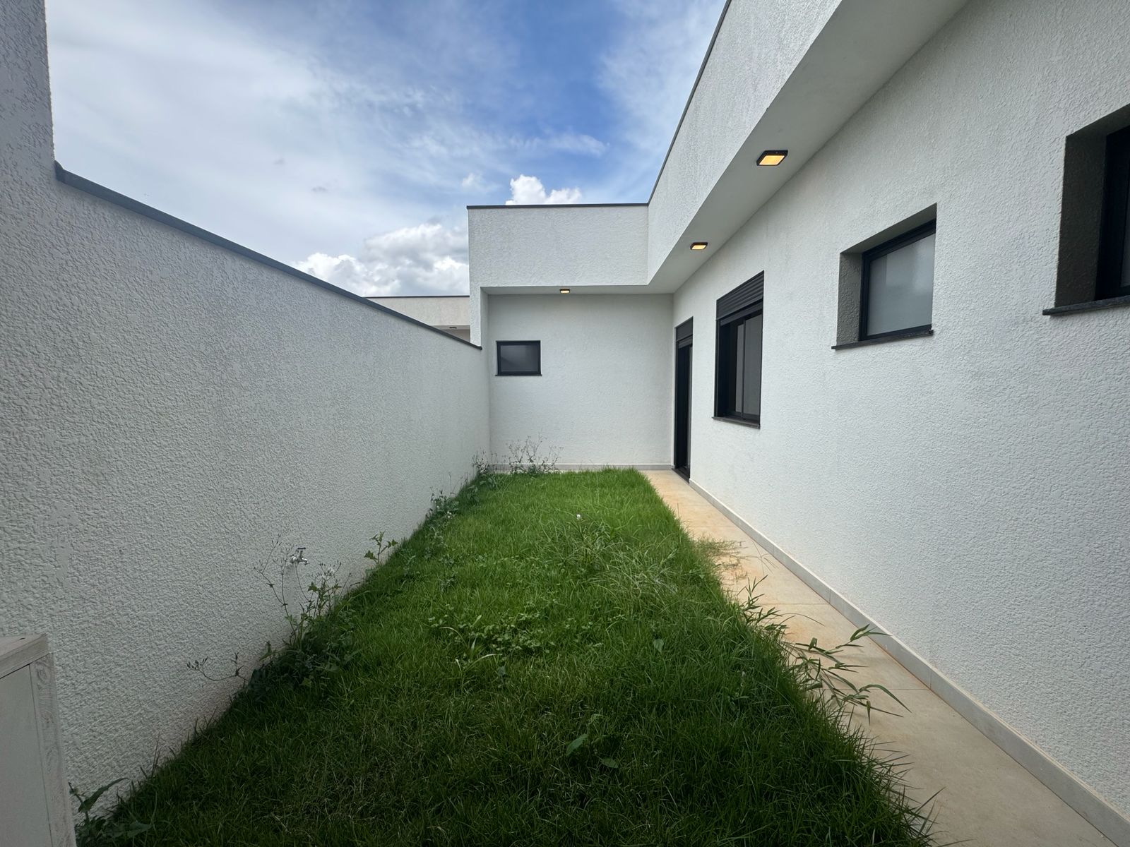 Casa T&eacute;rrea &agrave; Venda em Paul&iacute;nia &ndash; Moderna, Sustent&aacute;vel e Pronta para Morar Venida Luís Greco Paulínia - 