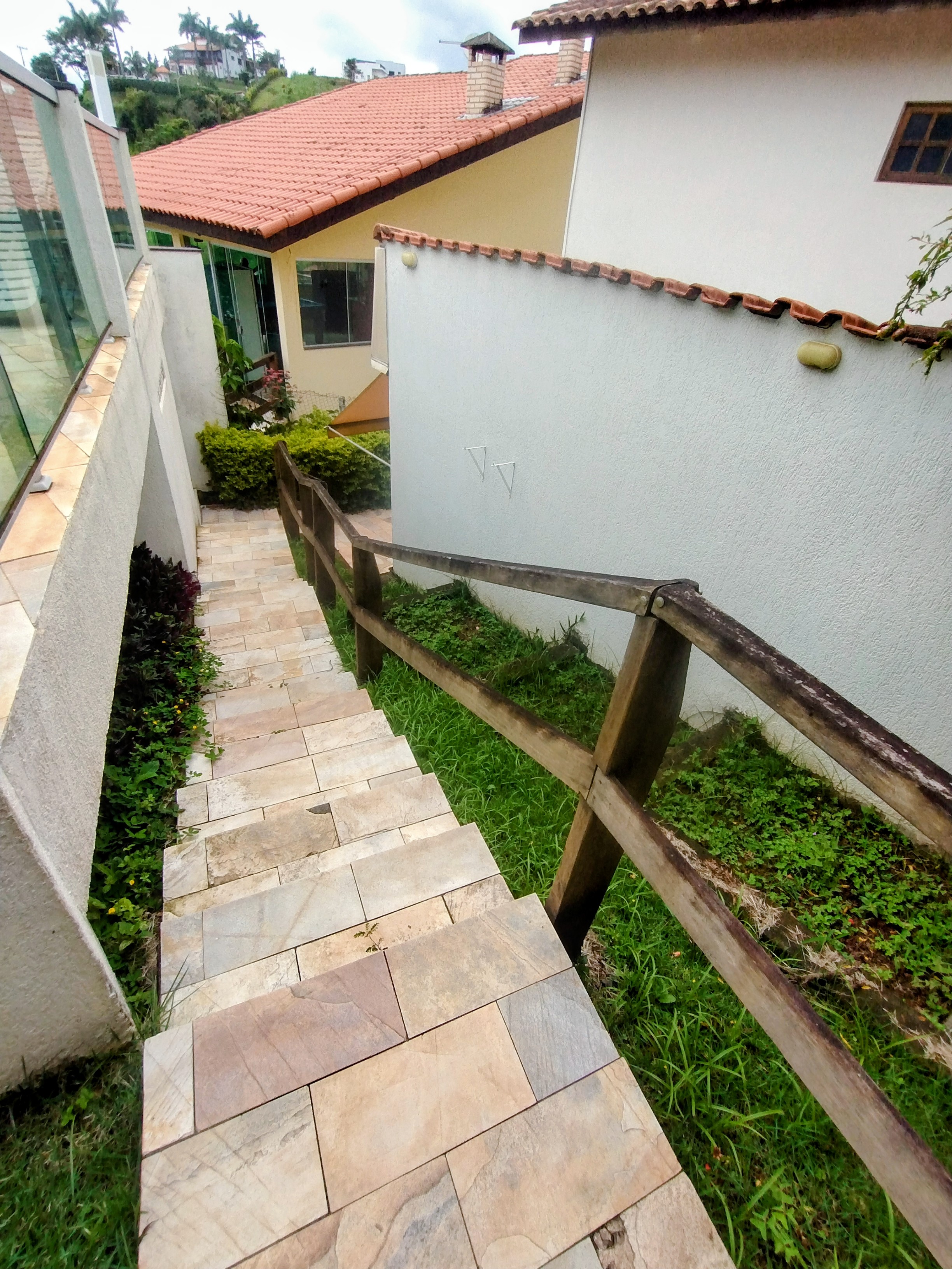 &Oacute;timo sobrado &agrave; venda no Para&iacute;so de Igarat&aacute;  Igaratá - 