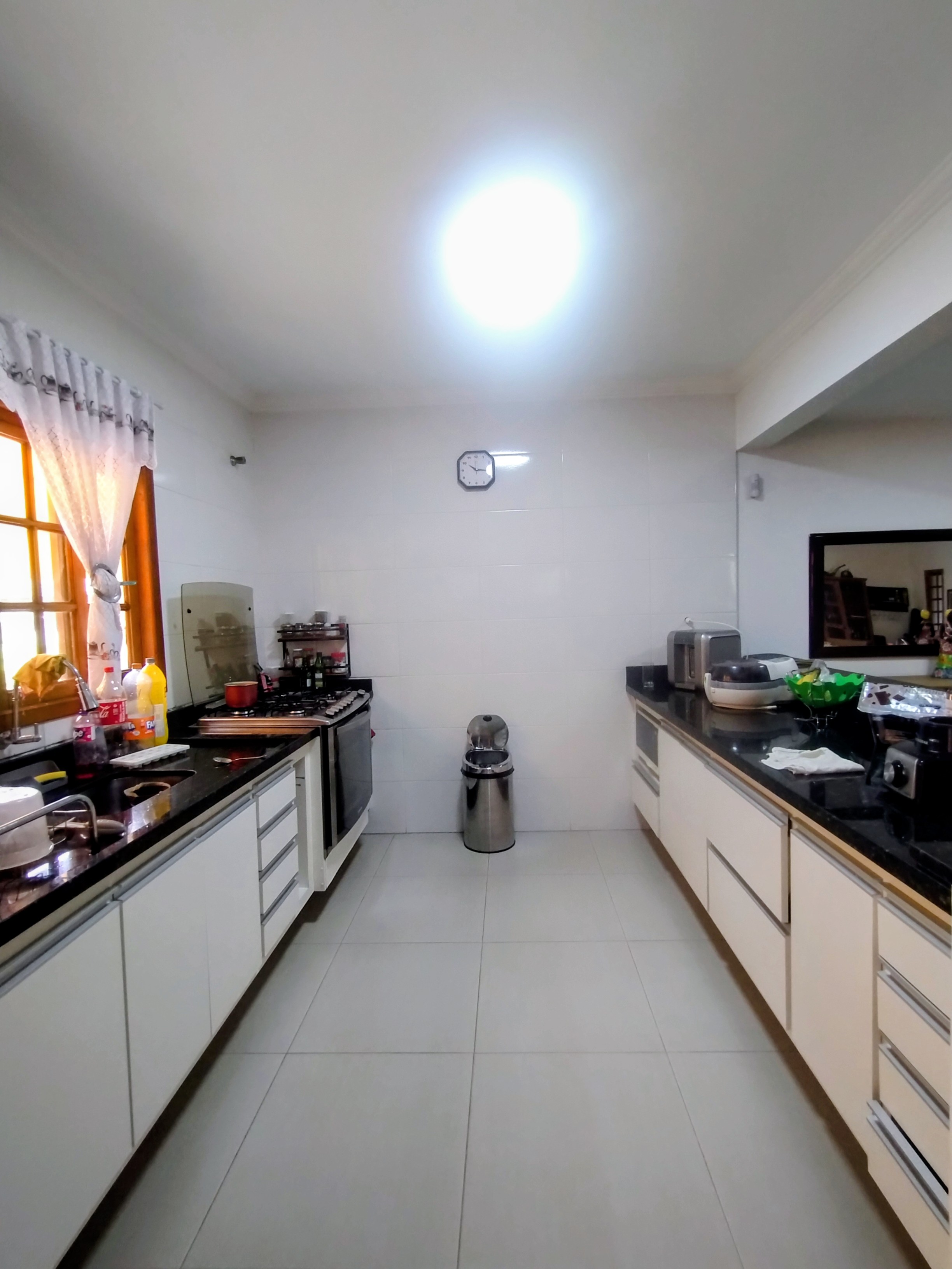 &Oacute;timo sobrado &agrave; venda no Para&iacute;so de Igarat&aacute;  Igaratá - 