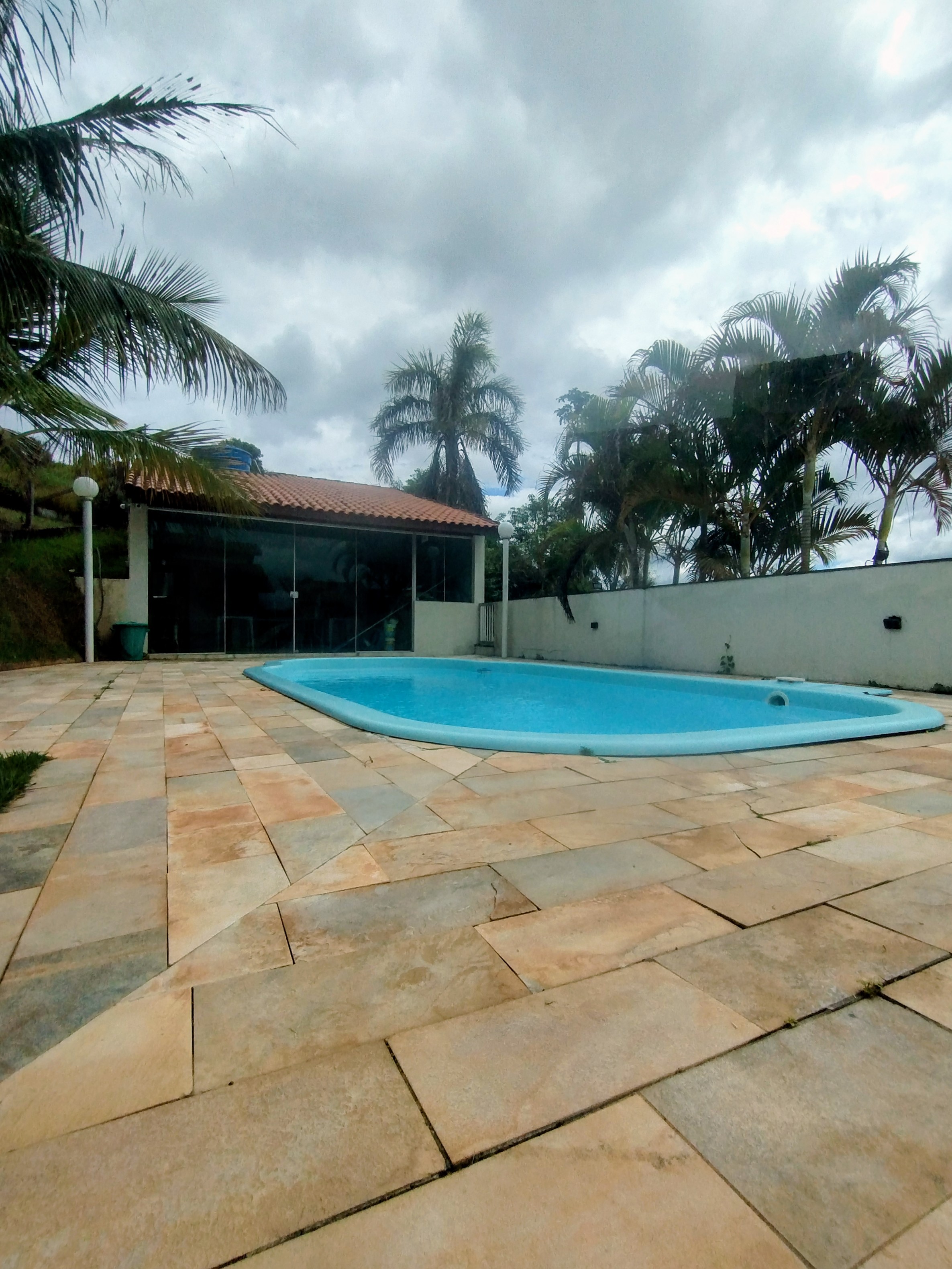 &Oacute;timo sobrado &agrave; venda no Para&iacute;so de Igarat&aacute;  Igaratá - 