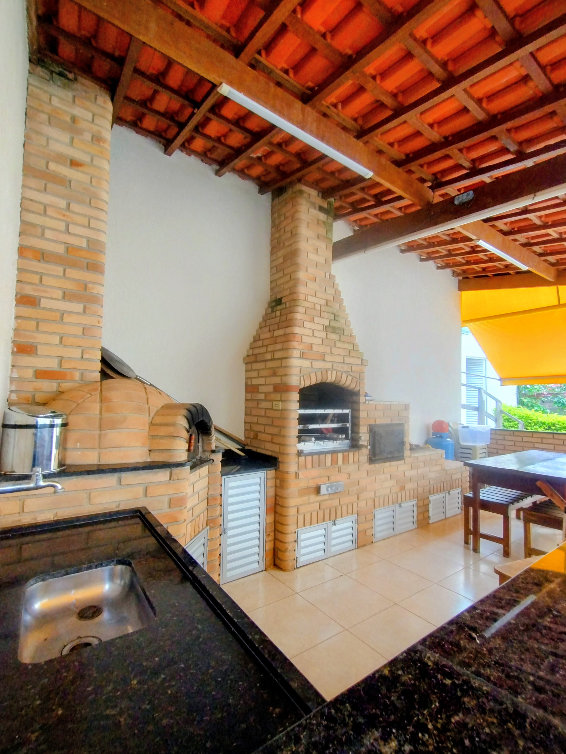 &Oacute;timo sobrado &agrave; venda no Para&iacute;so de Igarat&aacute;  Igaratá - 