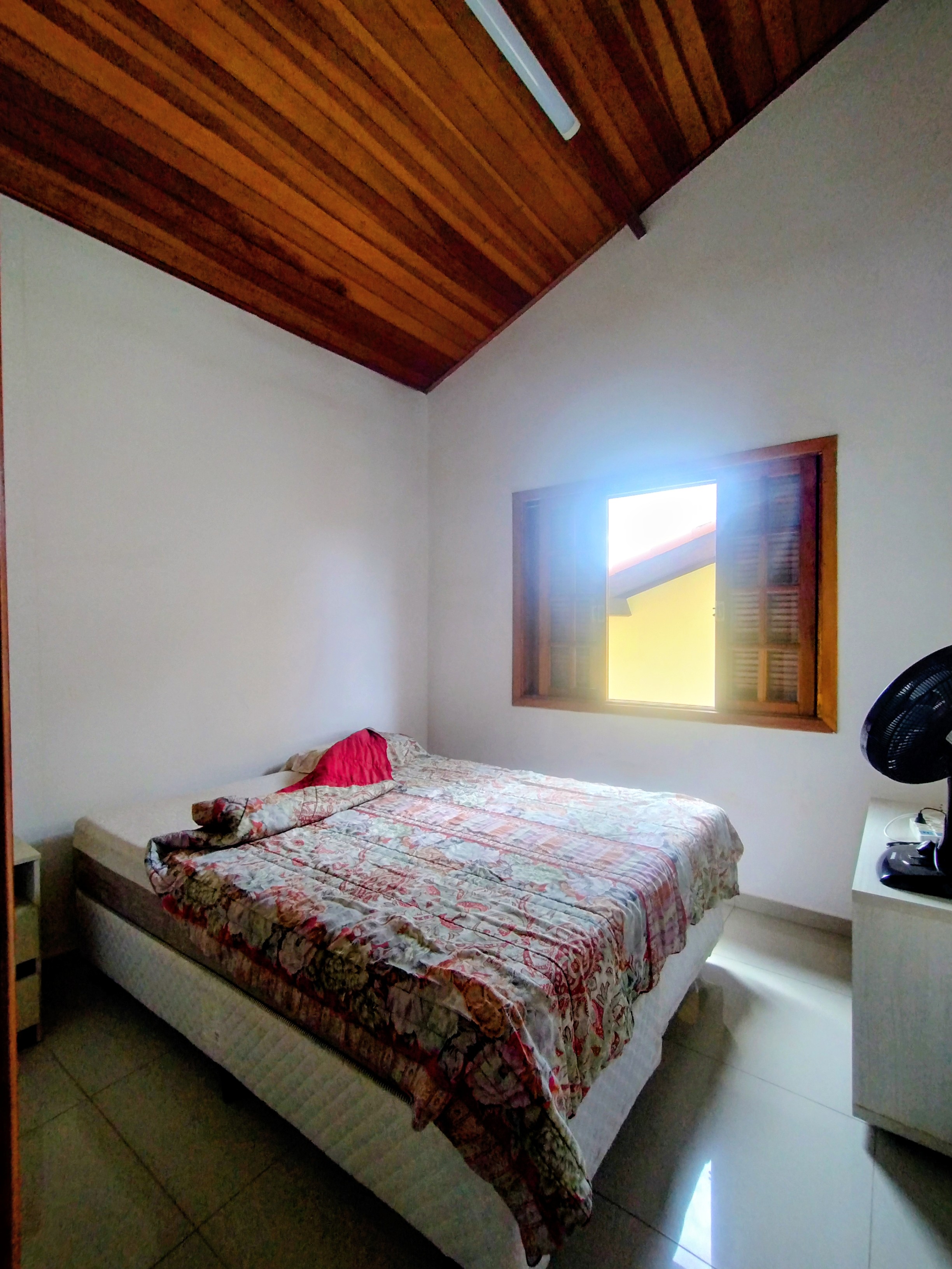 &Oacute;timo sobrado &agrave; venda no Para&iacute;so de Igarat&aacute;  Igaratá - 