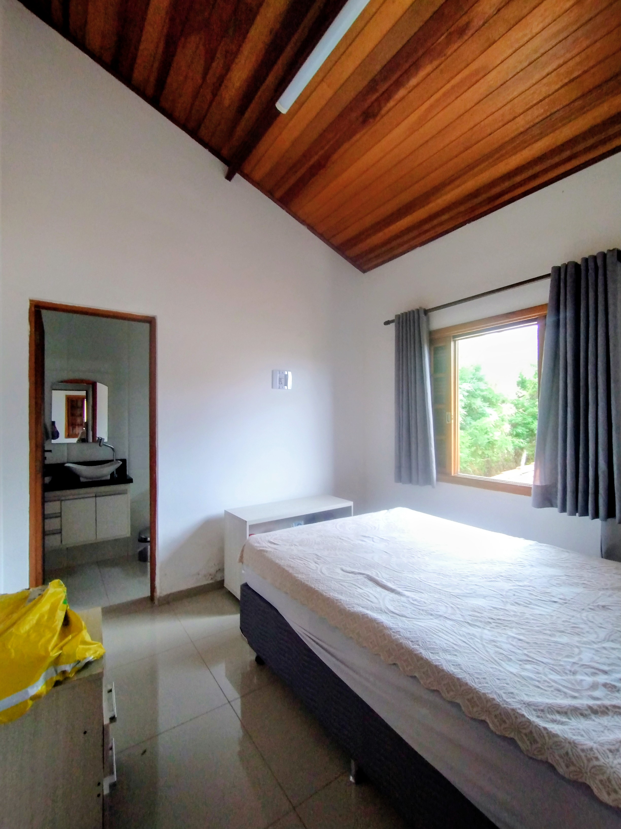 &Oacute;timo sobrado &agrave; venda no Para&iacute;so de Igarat&aacute;  Igaratá - 