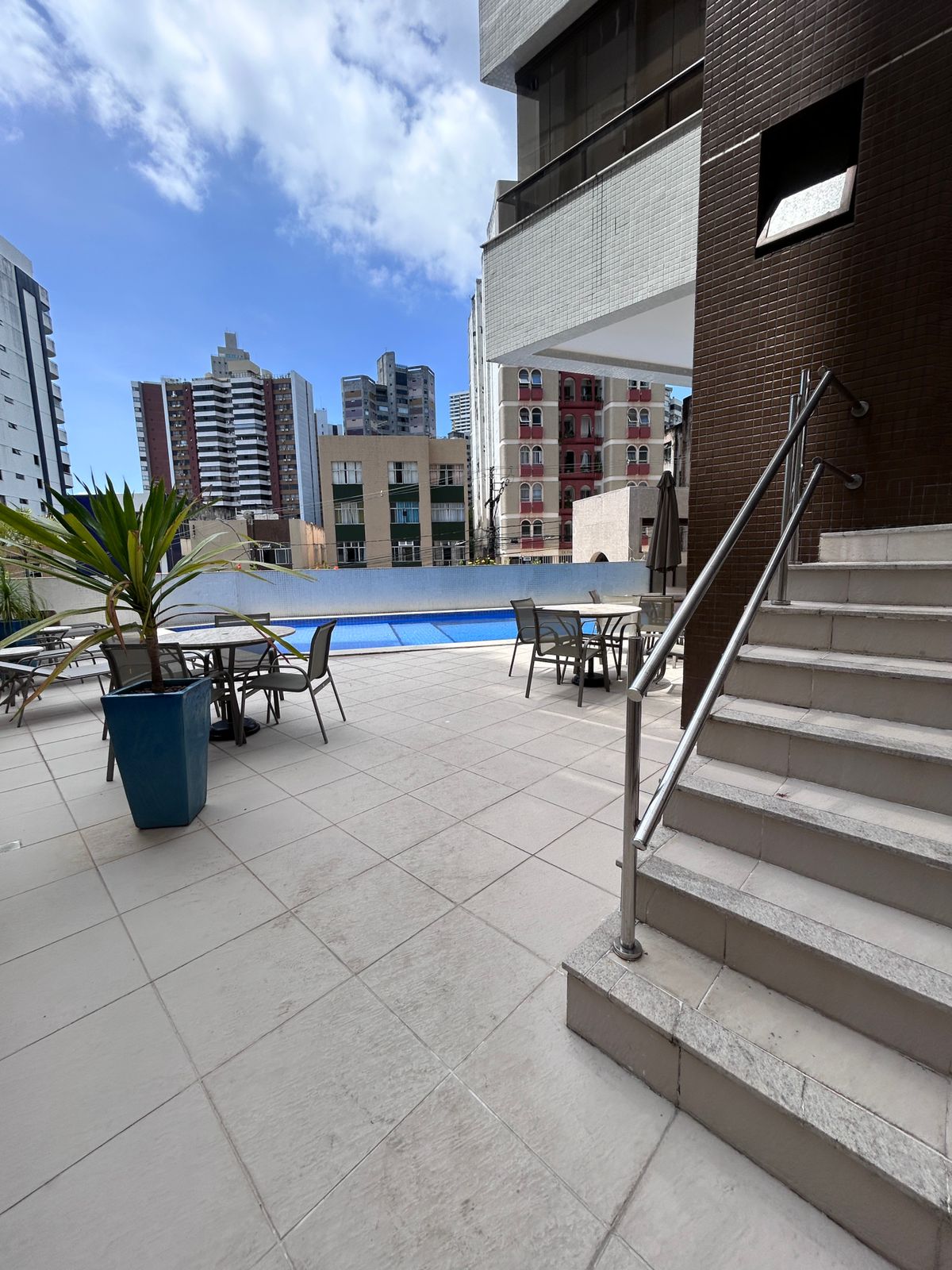 APARTAMENTO 2 SU&Iacute;TES VARANDA PISCINA ACADEMIA CHURRASQUEIRA 2 GARAGENS &Agrave; VENDA NA GRA&Ccedil;A! Rua Oito de Dezembro Salvador - 