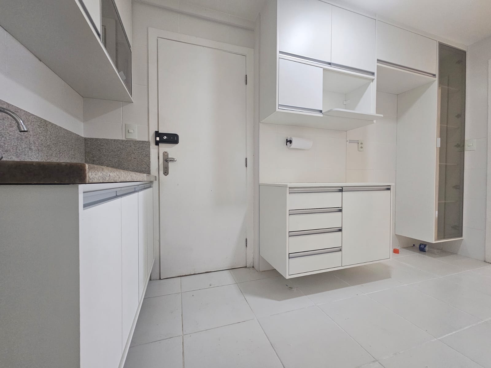 APARTAMENTO 2 SU&Iacute;TES VARANDA PISCINA ACADEMIA CHURRASQUEIRA 2 GARAGENS &Agrave; VENDA NA GRA&Ccedil;A! Rua Oito de Dezembro Salvador - 