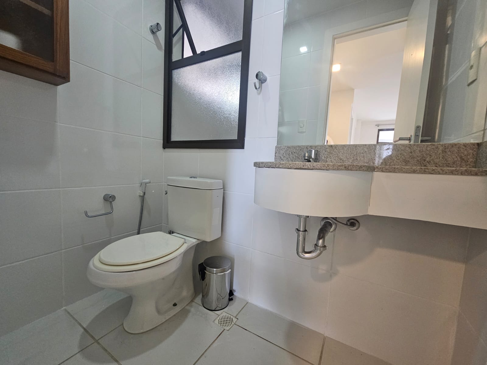 APARTAMENTO 2 SU&Iacute;TES VARANDA PISCINA ACADEMIA CHURRASQUEIRA 2 GARAGENS &Agrave; VENDA NA GRA&Ccedil;A! Rua Oito de Dezembro Salvador - 