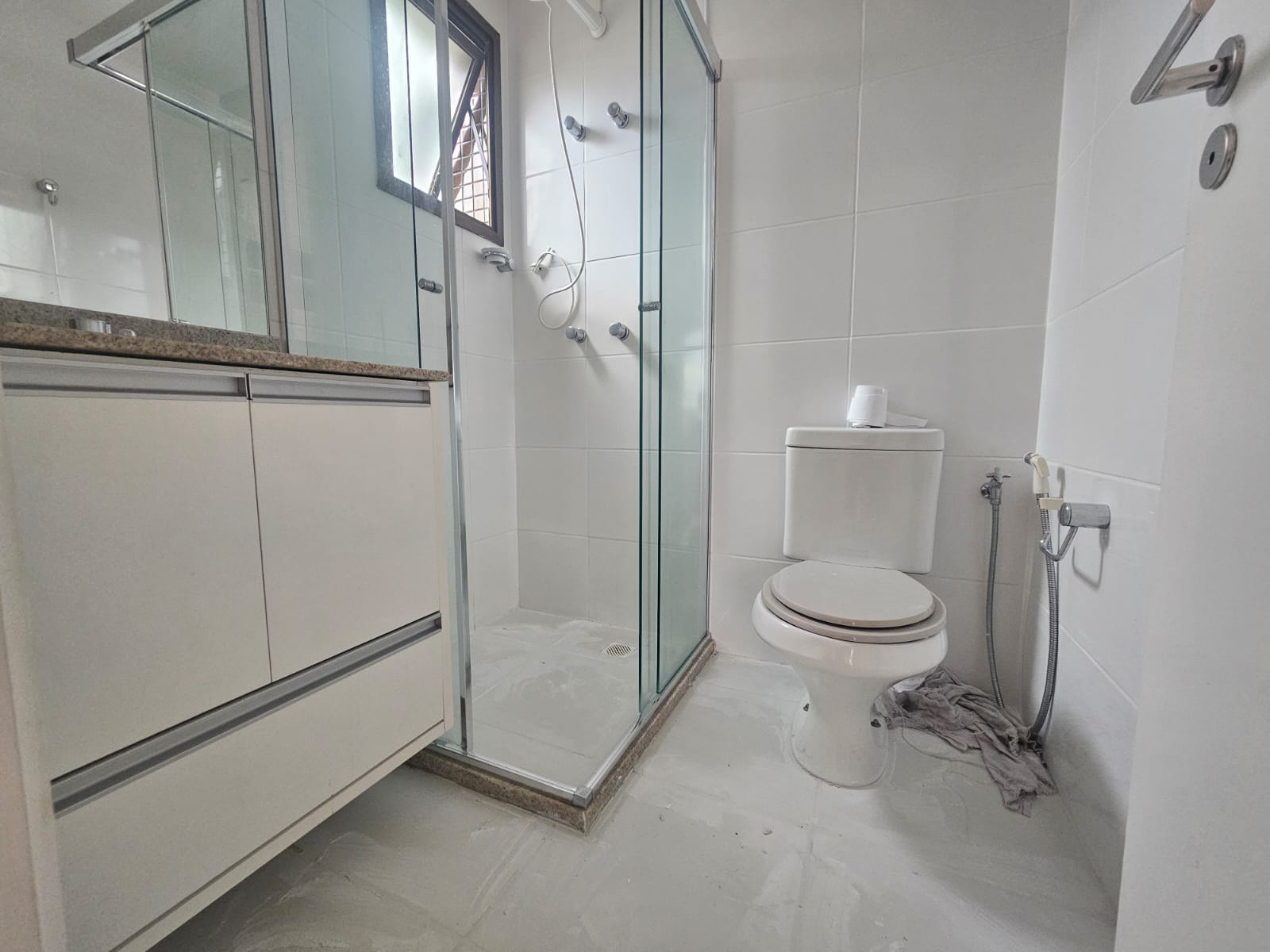 APARTAMENTO 2 SU&Iacute;TES VARANDA PISCINA ACADEMIA CHURRASQUEIRA 2 GARAGENS &Agrave; VENDA NA GRA&Ccedil;A! Rua Oito de Dezembro Salvador - 