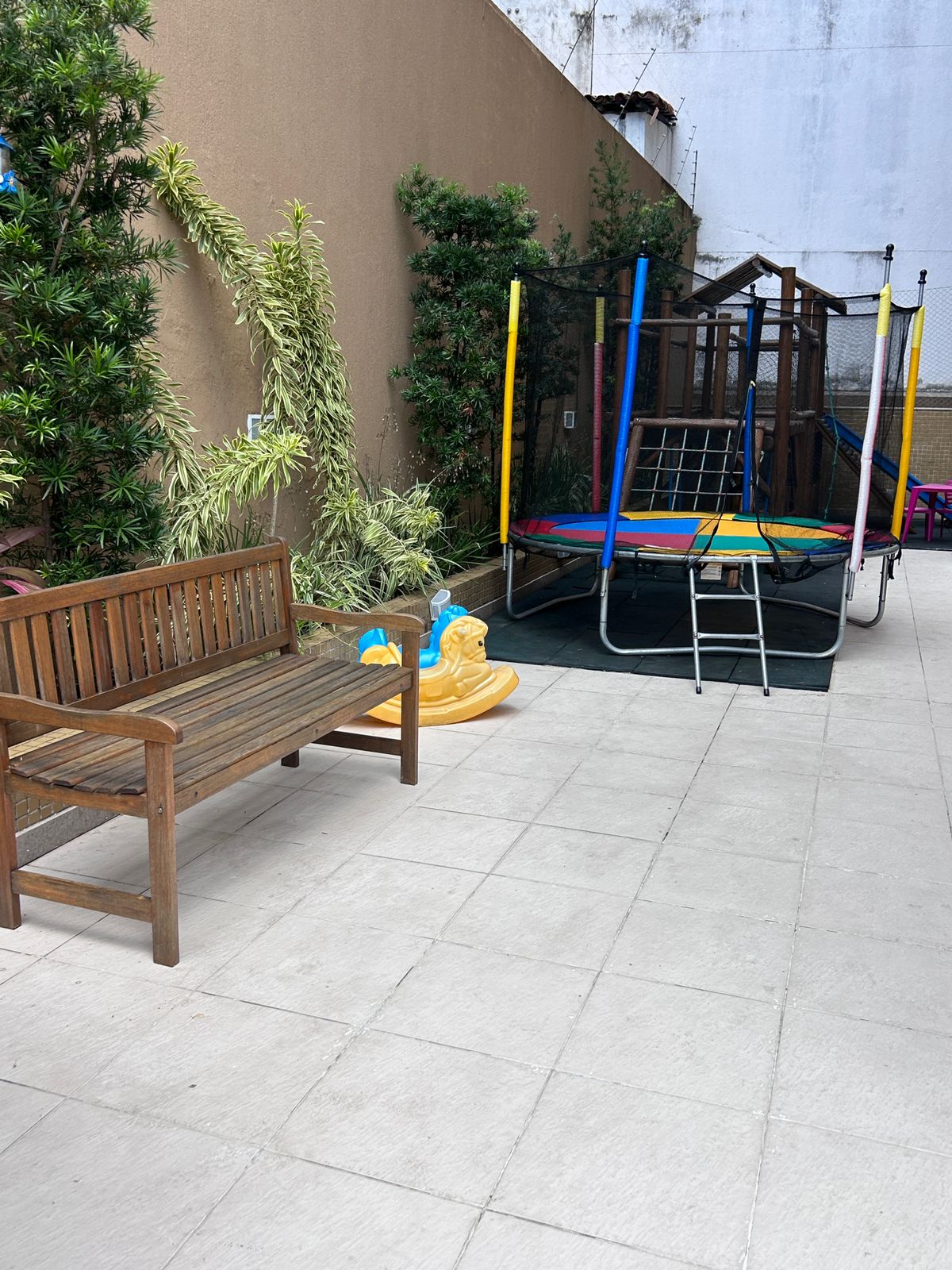 APARTAMENTO 2 SU&Iacute;TES VARANDA PISCINA ACADEMIA CHURRASQUEIRA 2 GARAGENS &Agrave; VENDA NA GRA&Ccedil;A! Rua Oito de Dezembro Salvador - 