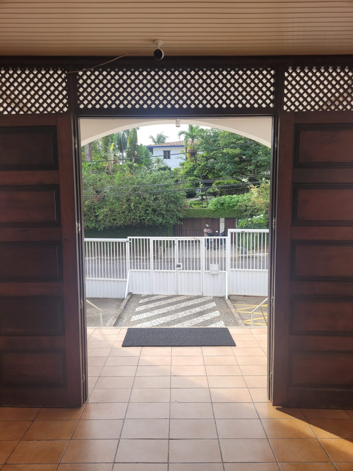 APARTAMENTO 3 QUARTOS 2 SU&Iacute;TES GABINETE GARAGEM T&Eacute;RREO &Agrave; VENDA NO RIO VERMELHO Rua Rodrigo Argollo Salvador - 