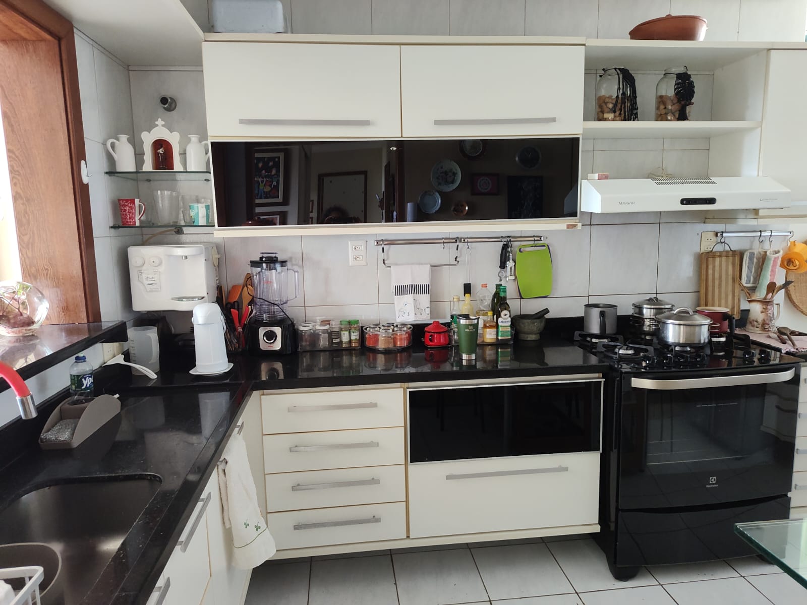 APARTAMENTO 3 QUARTOS 2 SU&Iacute;TES GABINETE GARAGEM T&Eacute;RREO &Agrave; VENDA NO RIO VERMELHO Rua Rodrigo Argollo Salvador - 