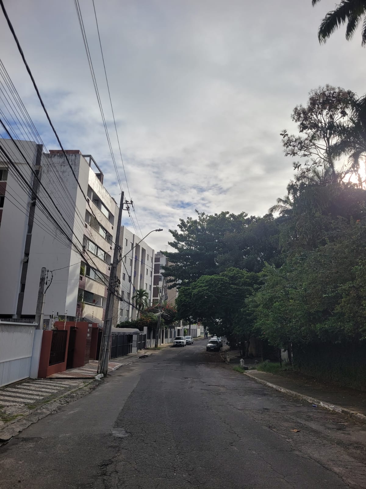 APARTAMENTO 3 QUARTOS 2 SU&Iacute;TES GABINETE GARAGEM T&Eacute;RREO &Agrave; VENDA NO RIO VERMELHO Rua Rodrigo Argollo Salvador - 