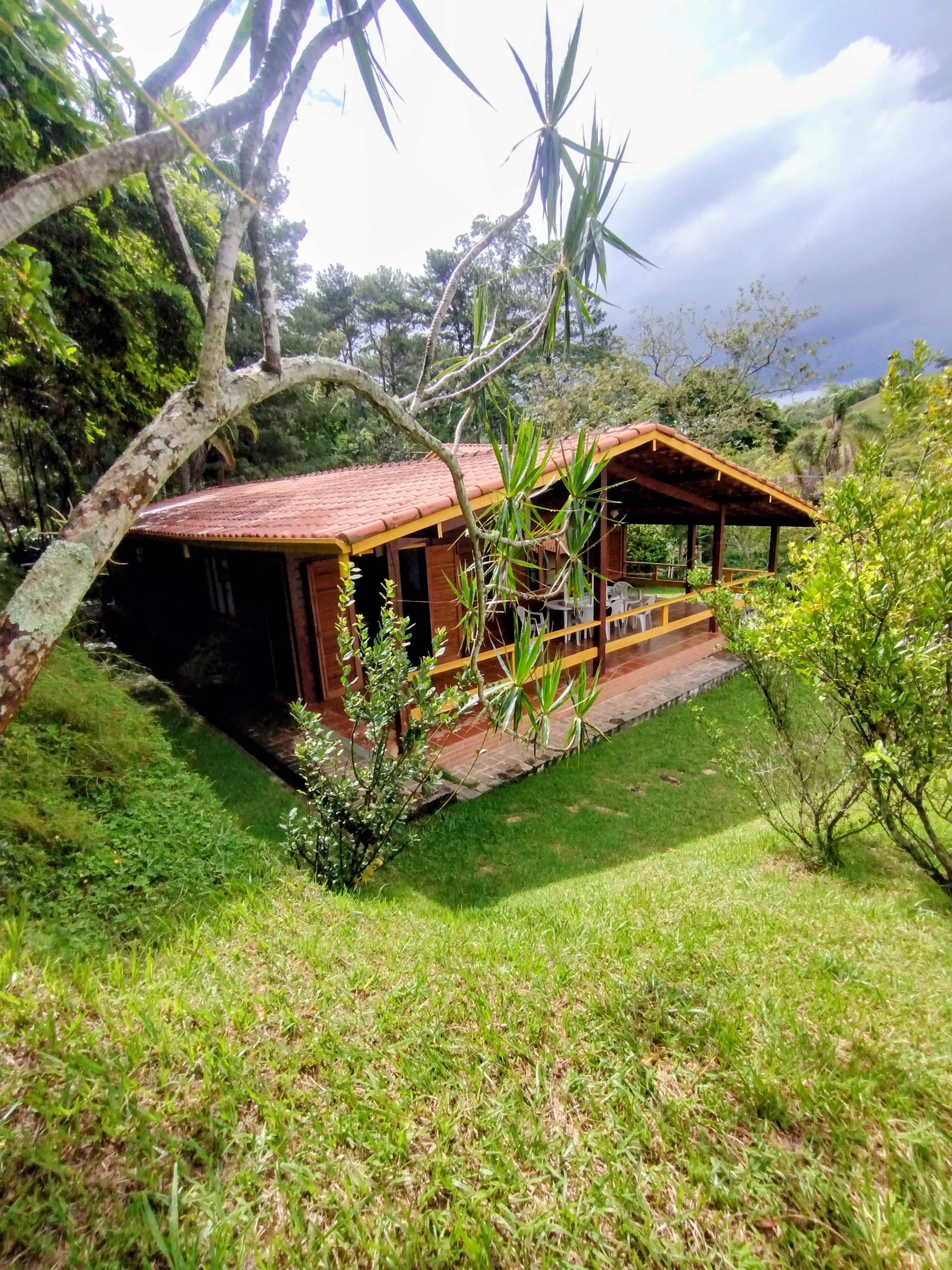 Ch&aacute;cara com dois terrenos &agrave; venda em condom&iacute;nio  Igaratá - 