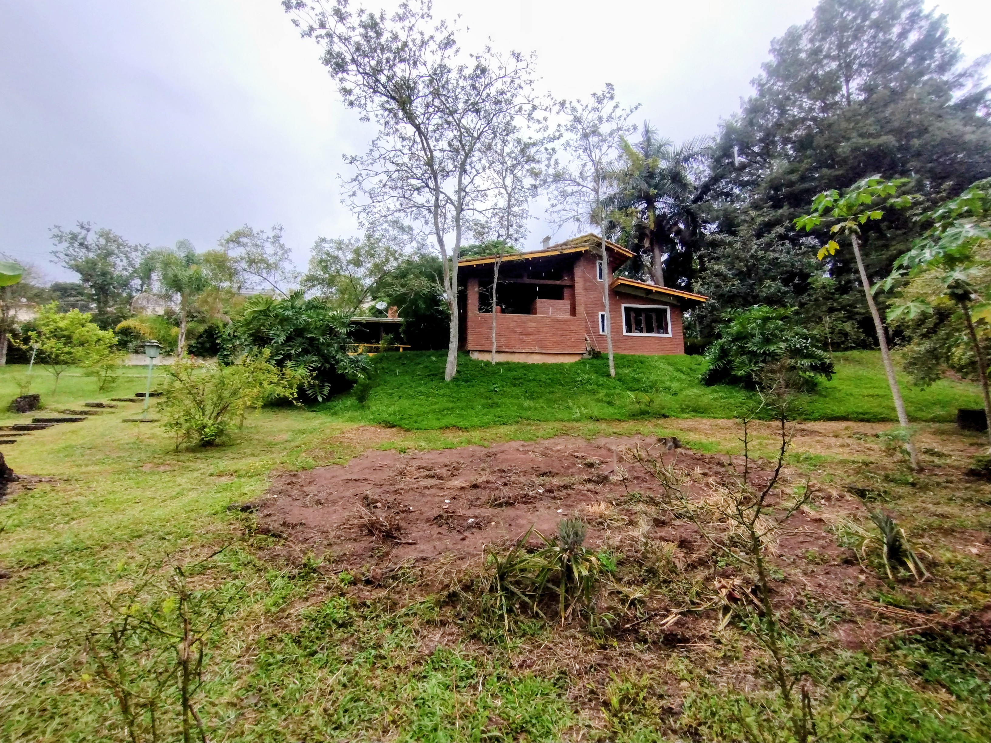 Ch&aacute;cara com dois terrenos &agrave; venda em condom&iacute;nio  Igaratá - 