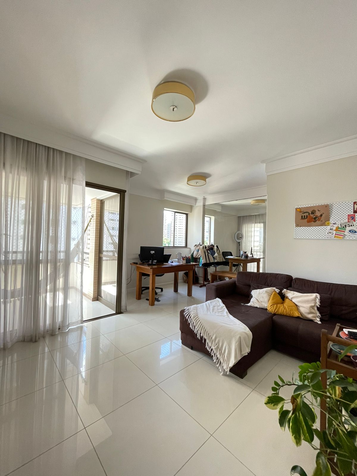 APARTAMENTO 2 QUARTOS SU&Iacute;TE 2 VARANDAS 2 GARAGENS PISCINA ELEVADOR &Agrave; VENDA NA GRA&Ccedil;A! Rua Santa Rita de Cássia Salvador - 