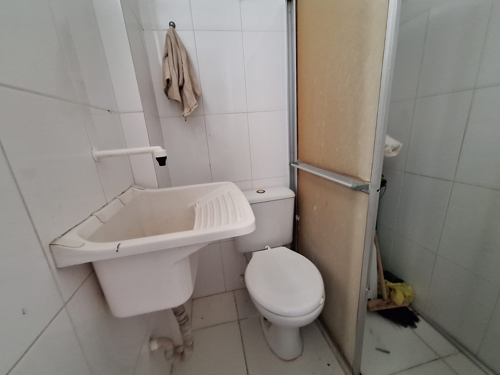 APARTAMENTO 2 QUARTOS 2 SU&Iacute;TES NASCENTE SALA COZINHA ELEVADORES &Agrave; VENDA NA GRA&Ccedil;A! Rua Teixeira Leal Salvador - 