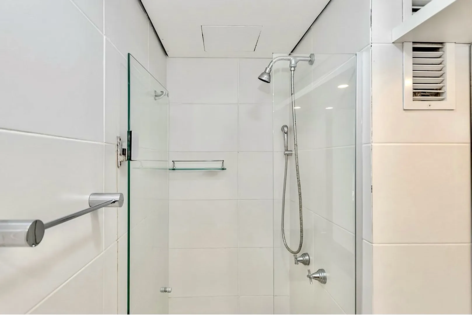 R$ 460.000 - LINDO APARTAMENTO - 54M2 - 2 DORM - SU&Iacute;TE - VISTA - 1 VAGA - INFRA Rua General Rondon Porto Alegre - 