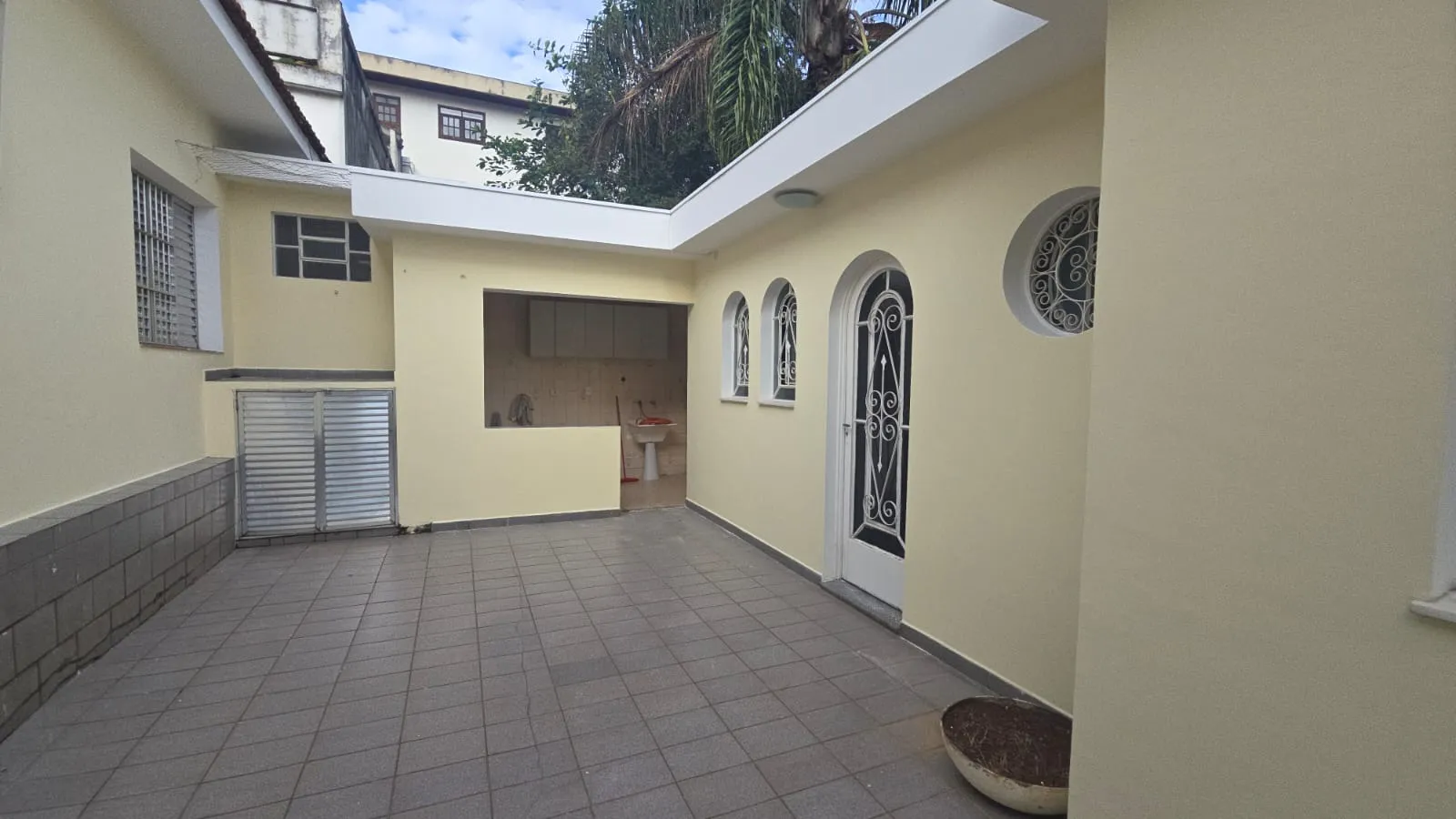 Bel&iacute;ssima casa a venda em bairro tranquilo no Morumbi Rua Professor Egas Moniz - - 