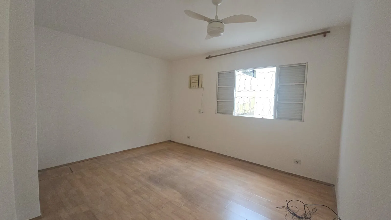 Bel&iacute;ssima casa a venda em bairro tranquilo no Morumbi Rua Professor Egas Moniz - - 