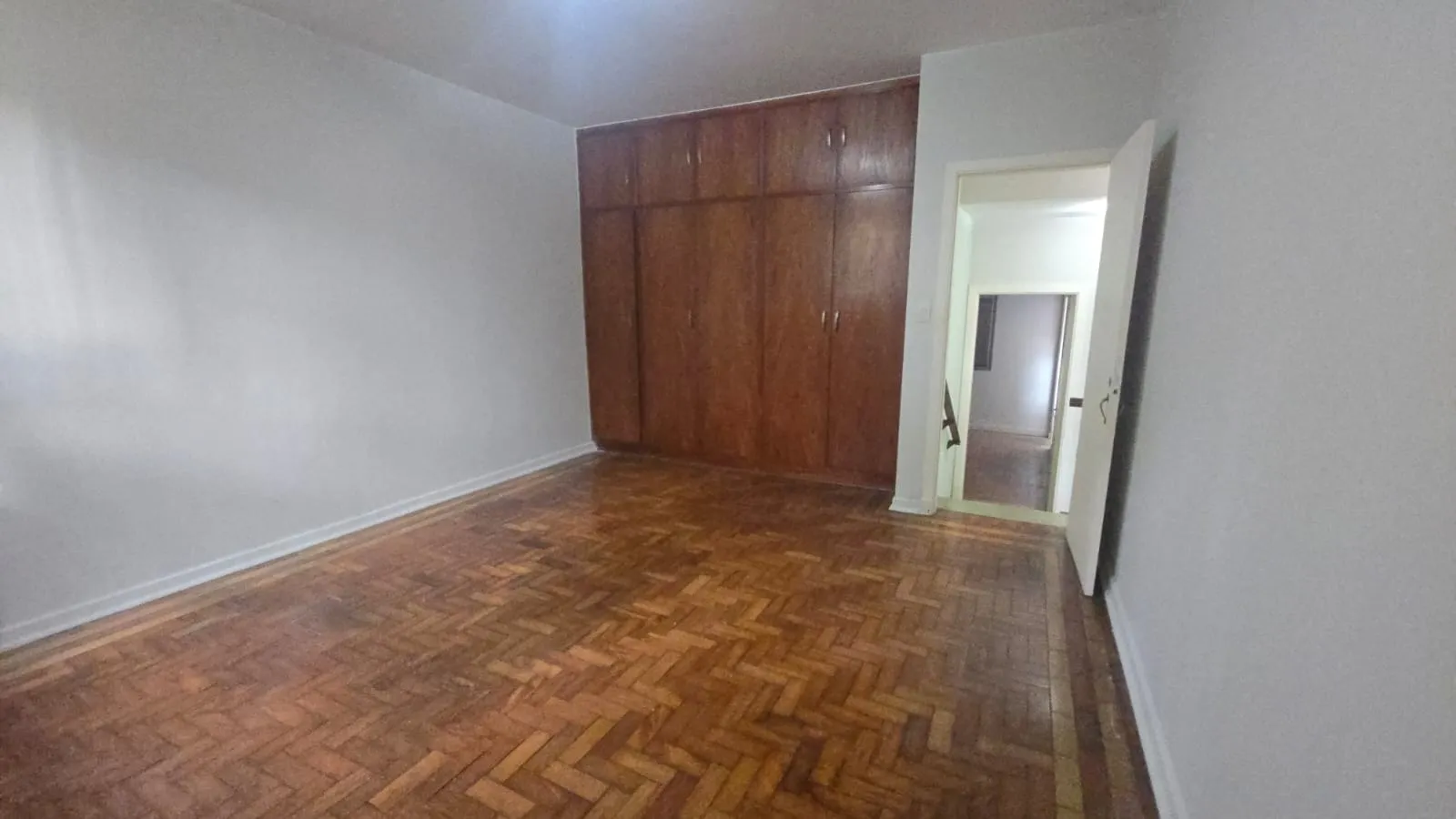 Bel&iacute;ssima casa a venda em bairro tranquilo no Morumbi Rua Professor Egas Moniz - - 