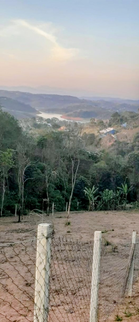 Terreno em condom&iacute;nio com boa topografia e com vista para a represa  Igaratá - 