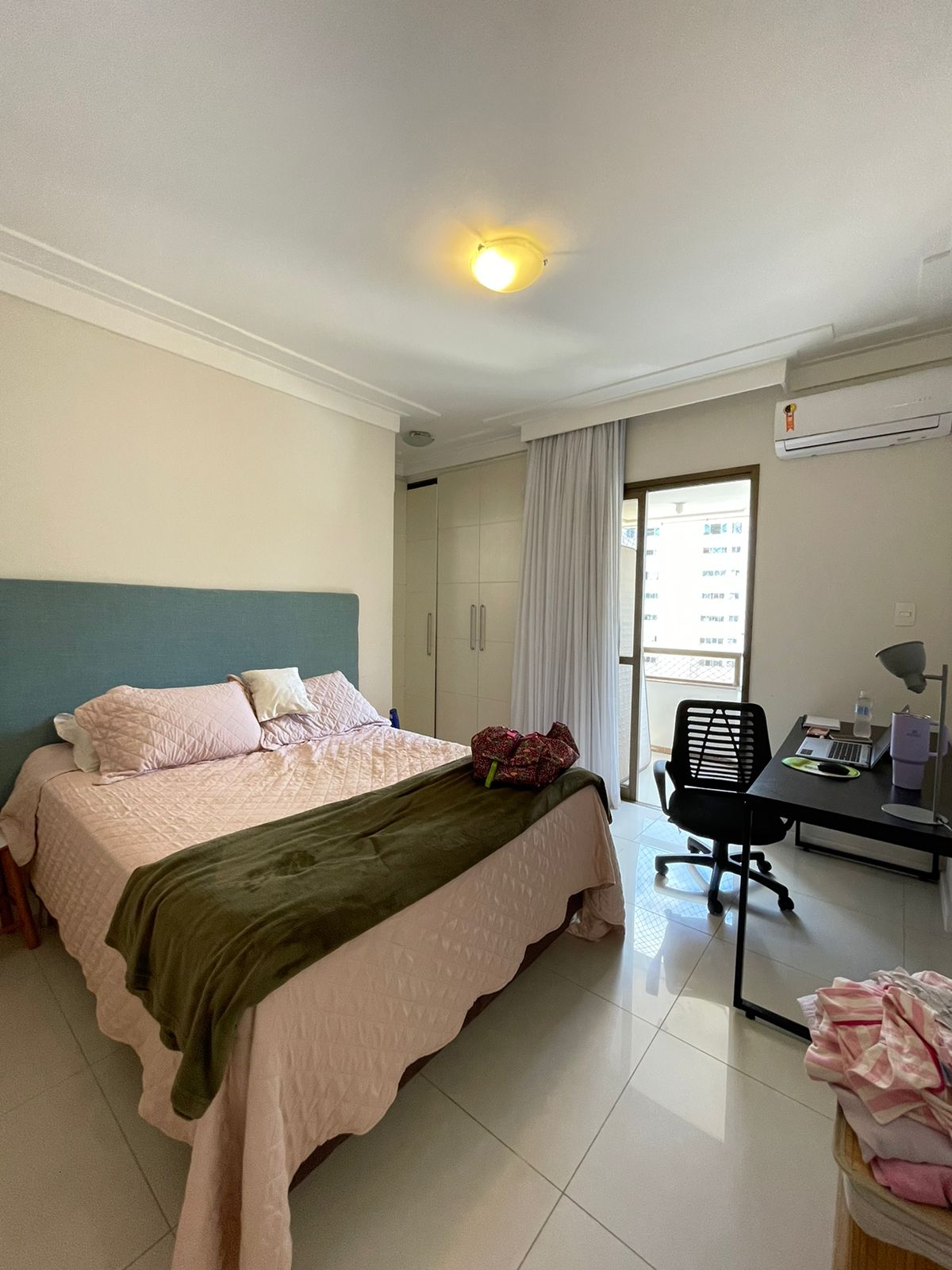 APARTAMENTO 2 QUARTOS SU&Iacute;TE 2 VARANDAS 2 GARAGENS PISCINA ELEVADOR &Agrave; VENDA NA GRA&Ccedil;A! Rua Santa Rita de Cássia Salvador - 