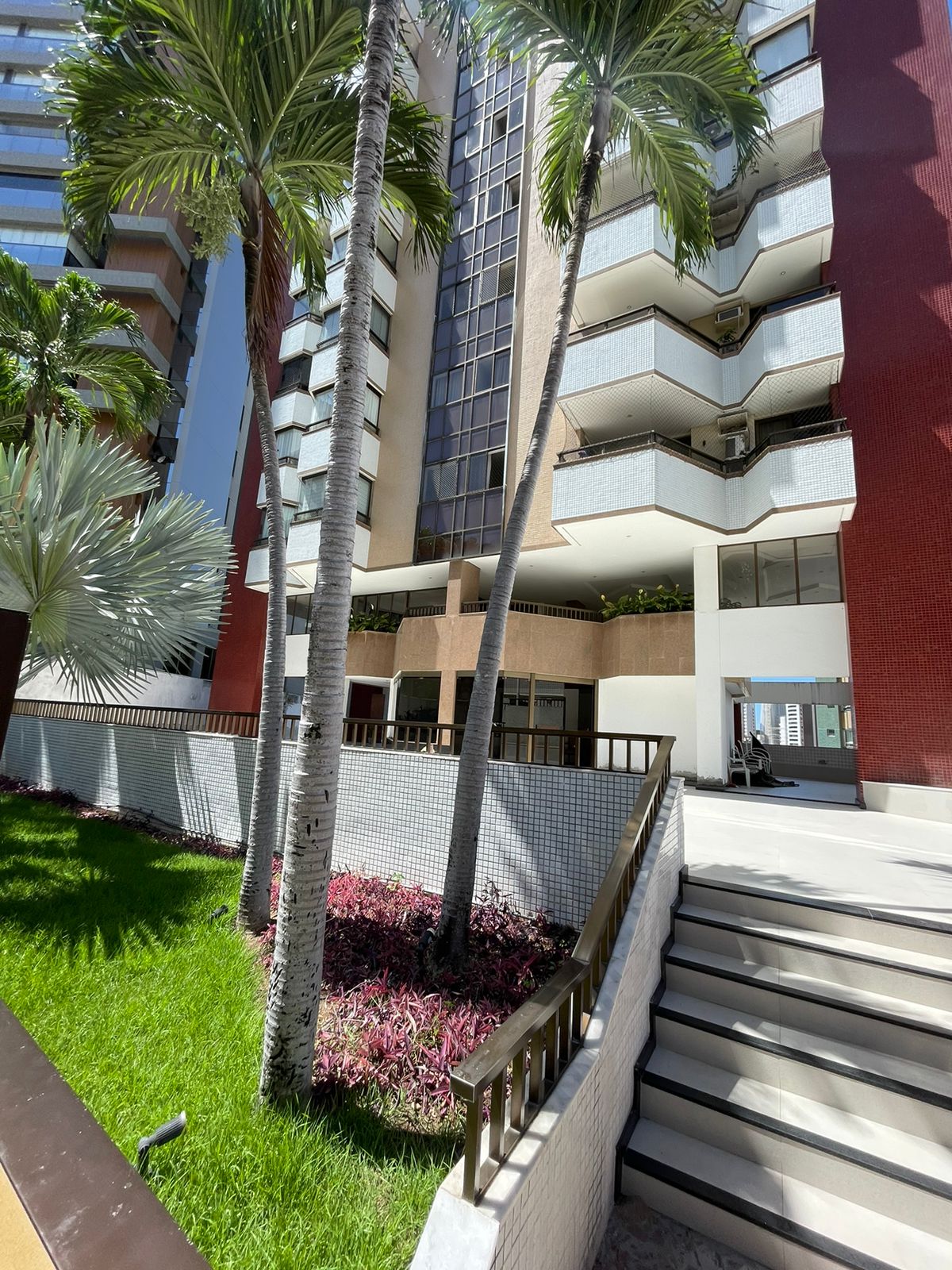 APARTAMENTO 2 QUARTOS SU&Iacute;TE 2 VARANDAS 2 GARAGENS PISCINA ELEVADOR &Agrave; VENDA NA GRA&Ccedil;A! Rua Santa Rita de Cássia Salvador - 