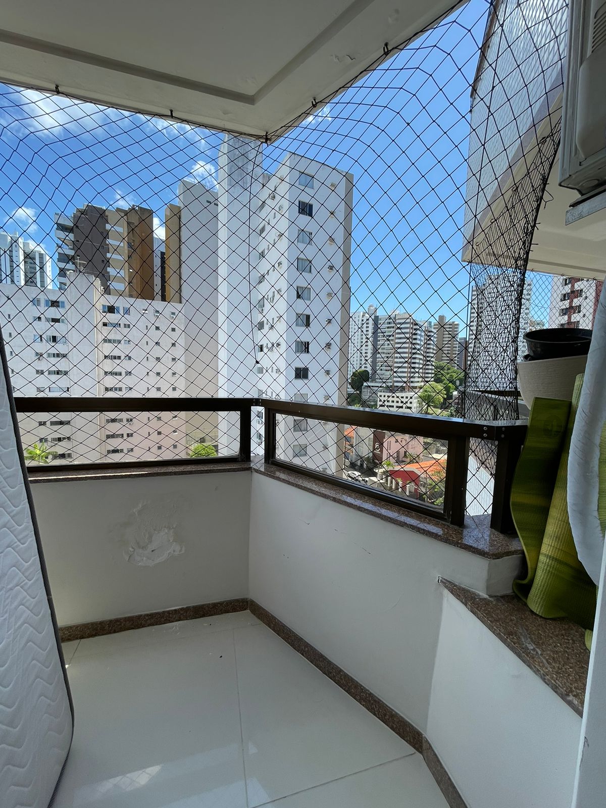 APARTAMENTO 2 QUARTOS SU&Iacute;TE 2 VARANDAS 2 GARAGENS PISCINA ELEVADOR &Agrave; VENDA NA GRA&Ccedil;A! Rua Santa Rita de Cássia Salvador - 