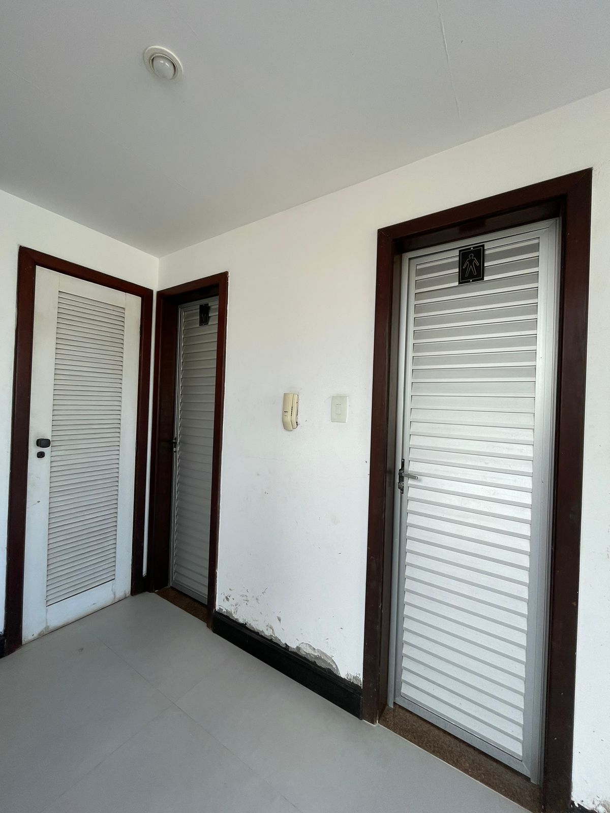 APARTAMENTO 2 QUARTOS SU&Iacute;TE 2 VARANDAS 2 GARAGENS PISCINA ELEVADOR &Agrave; VENDA NA GRA&Ccedil;A! Rua Santa Rita de Cássia Salvador - 