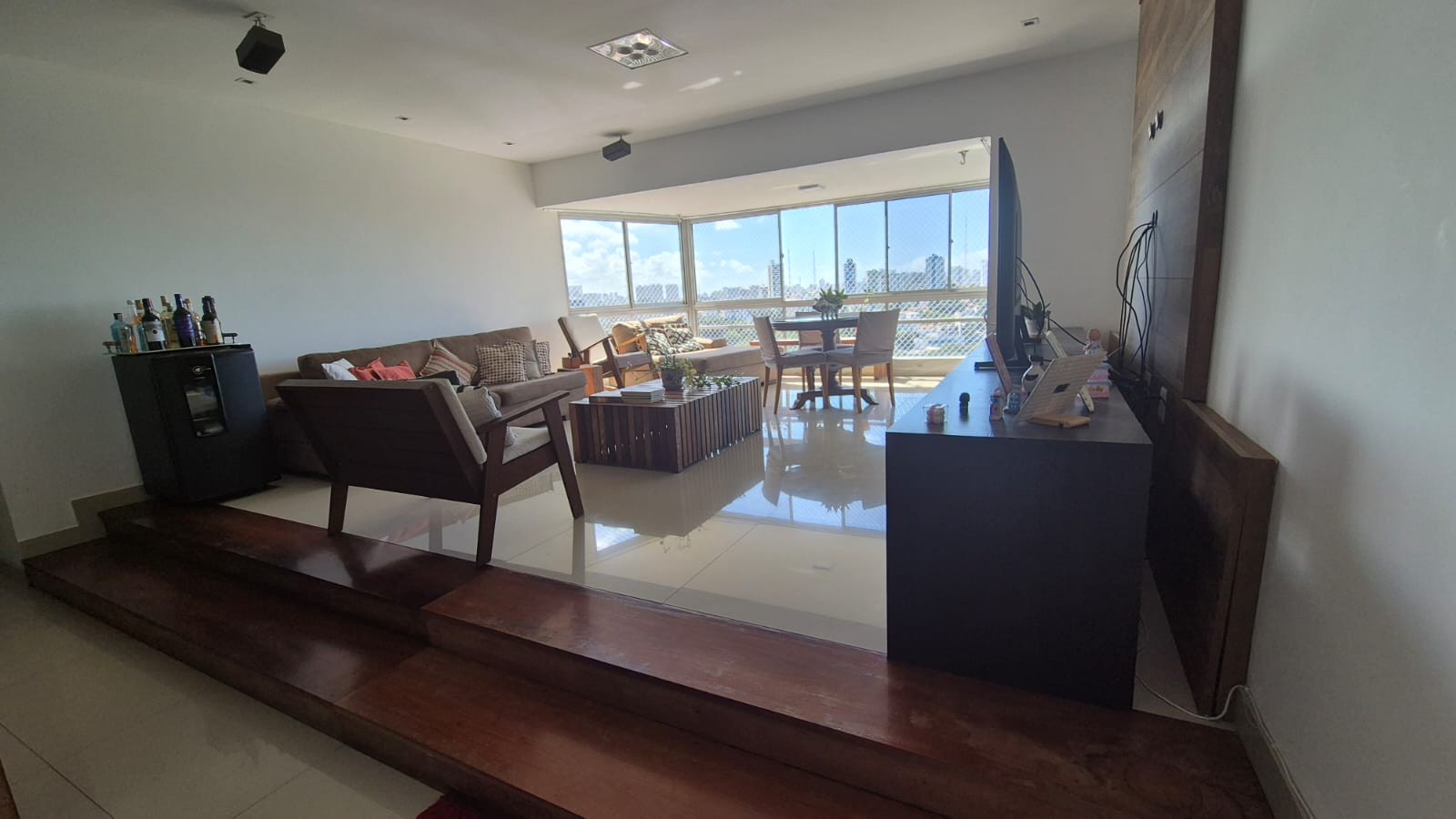 APARTAMENTO 3 QUARTOS 2 SU&Iacute;TES VARANDA NASCENTE ELEVADOR PORTARIA &Agrave; VENDA NA FEDERA&Ccedil;&Atilde;O! Rua Professor Aristides Novis Salvador - 