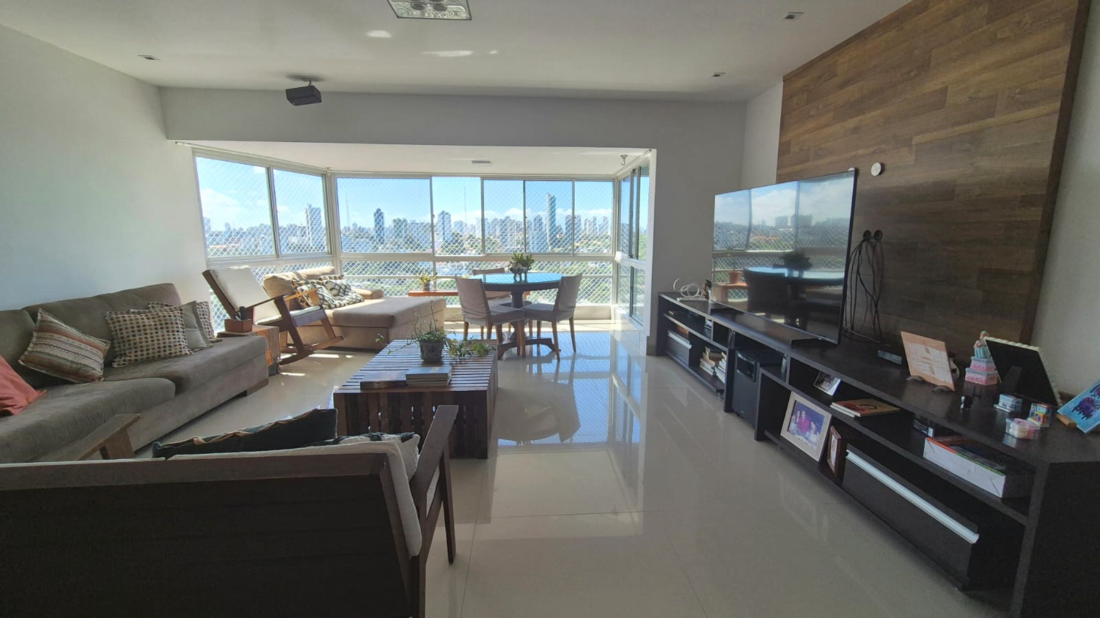 APARTAMENTO 3 QUARTOS 2 SU&Iacute;TES VARANDA NASCENTE ELEVADOR PORTARIA &Agrave; VENDA NA FEDERA&Ccedil;&Atilde;O! Rua Professor Aristides Novis Salvador - 