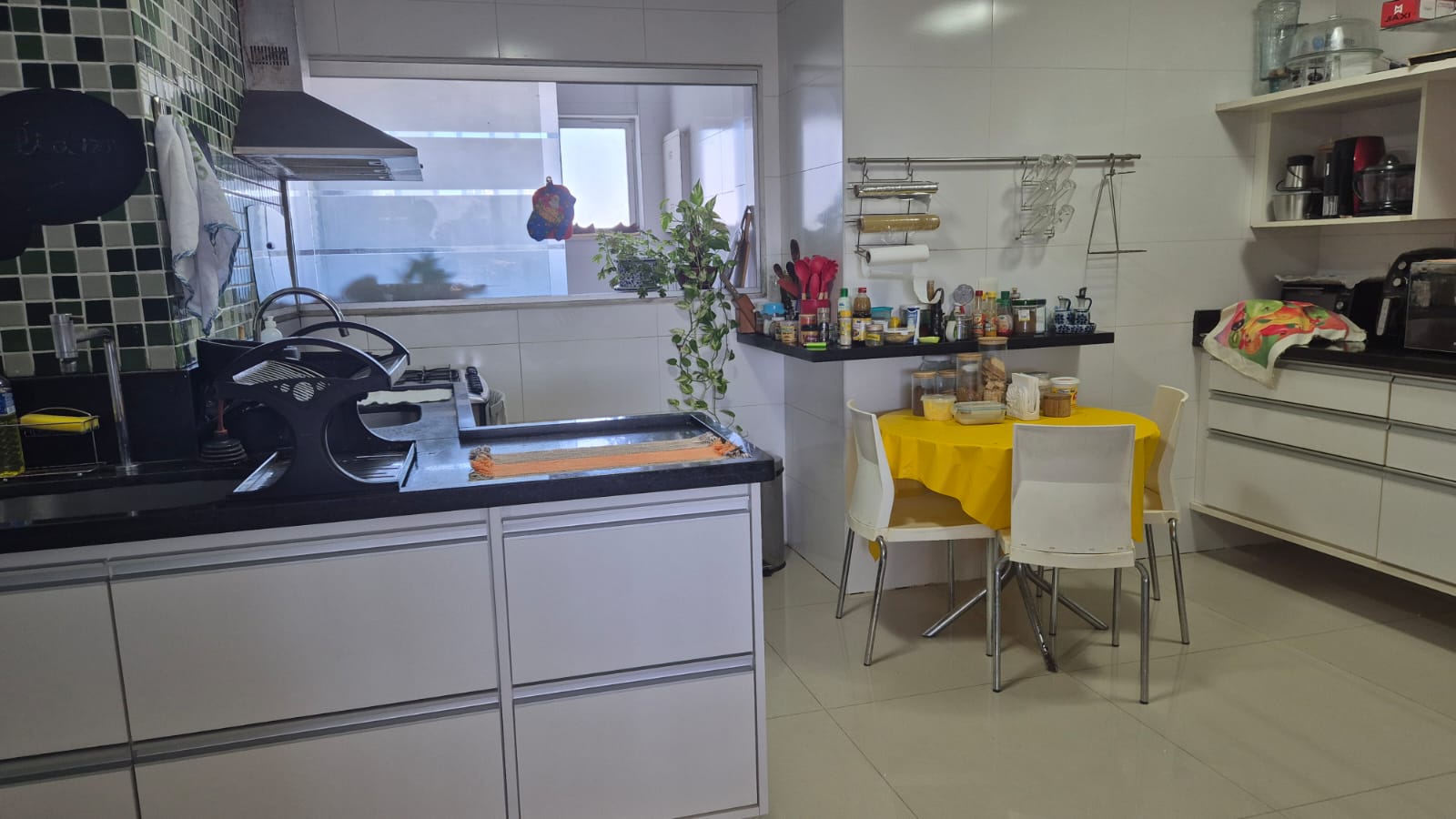 APARTAMENTO 3 QUARTOS 2 SU&Iacute;TES VARANDA NASCENTE ELEVADOR PORTARIA &Agrave; VENDA NA FEDERA&Ccedil;&Atilde;O! Rua Professor Aristides Novis Salvador - 