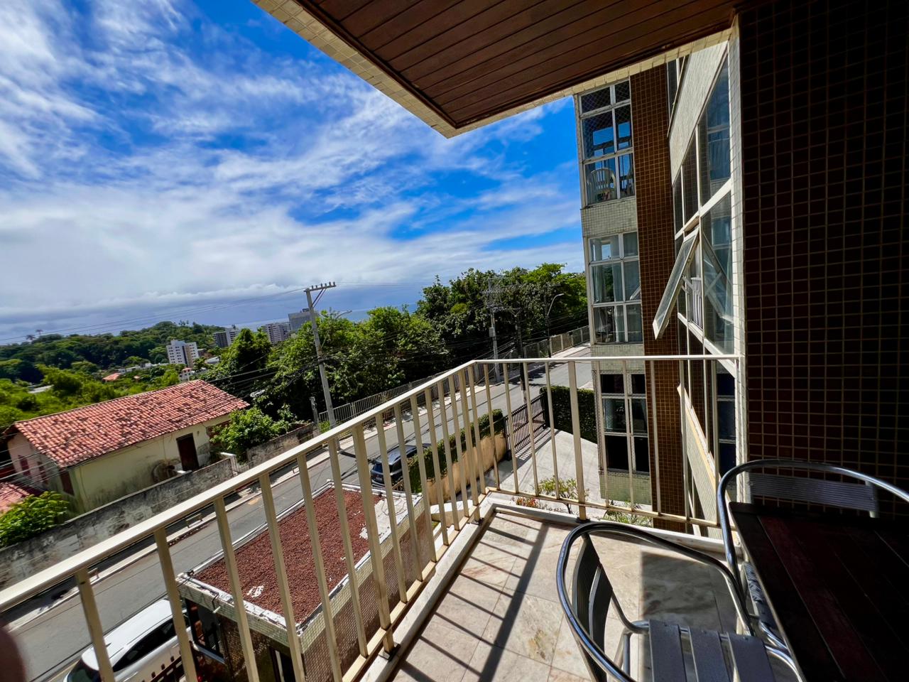 APARTAMENTO 3 QUARTOS SU&Iacute;TE VARANDA DEPEND&Ecirc;NCIA ELEVADOR  &Agrave; VENDA S&Atilde;O L&Aacute;ZARO FEDERA&Ccedil;&Atilde;O! Rua Professor Aristides Novis Salvador - 