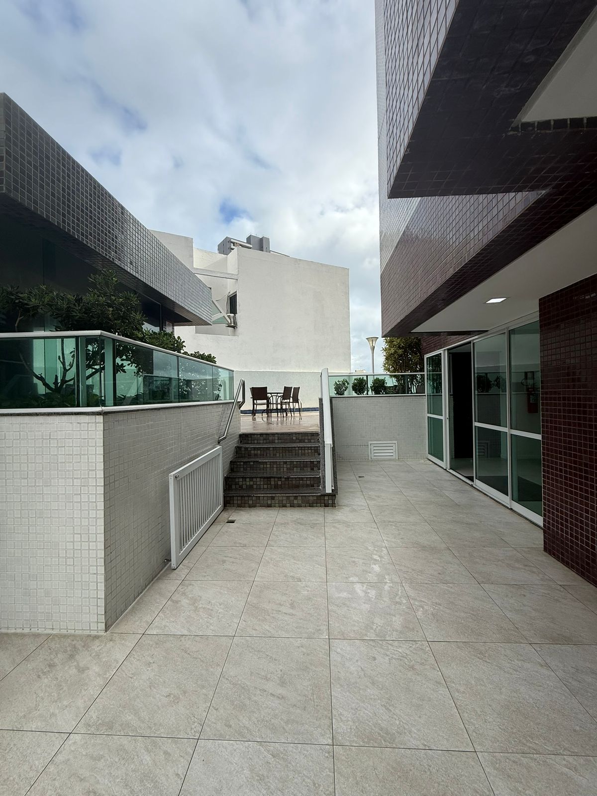 APARTAMENTO SEMI NOVO 3 SU&Iacute;TES LAVABO PISCINA VISTA MAR &Agrave; VENDA NO MORRO IPIRANGA BARRA! Rua Silvino Marques Salvador - 