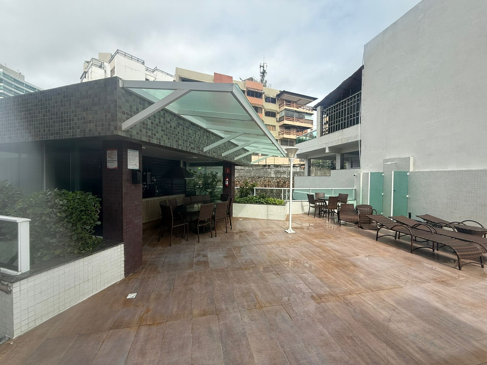 APARTAMENTO SEMI NOVO 3 SU&Iacute;TES LAVABO PISCINA VISTA MAR &Agrave; VENDA NO MORRO IPIRANGA BARRA! Rua Silvino Marques Salvador - 