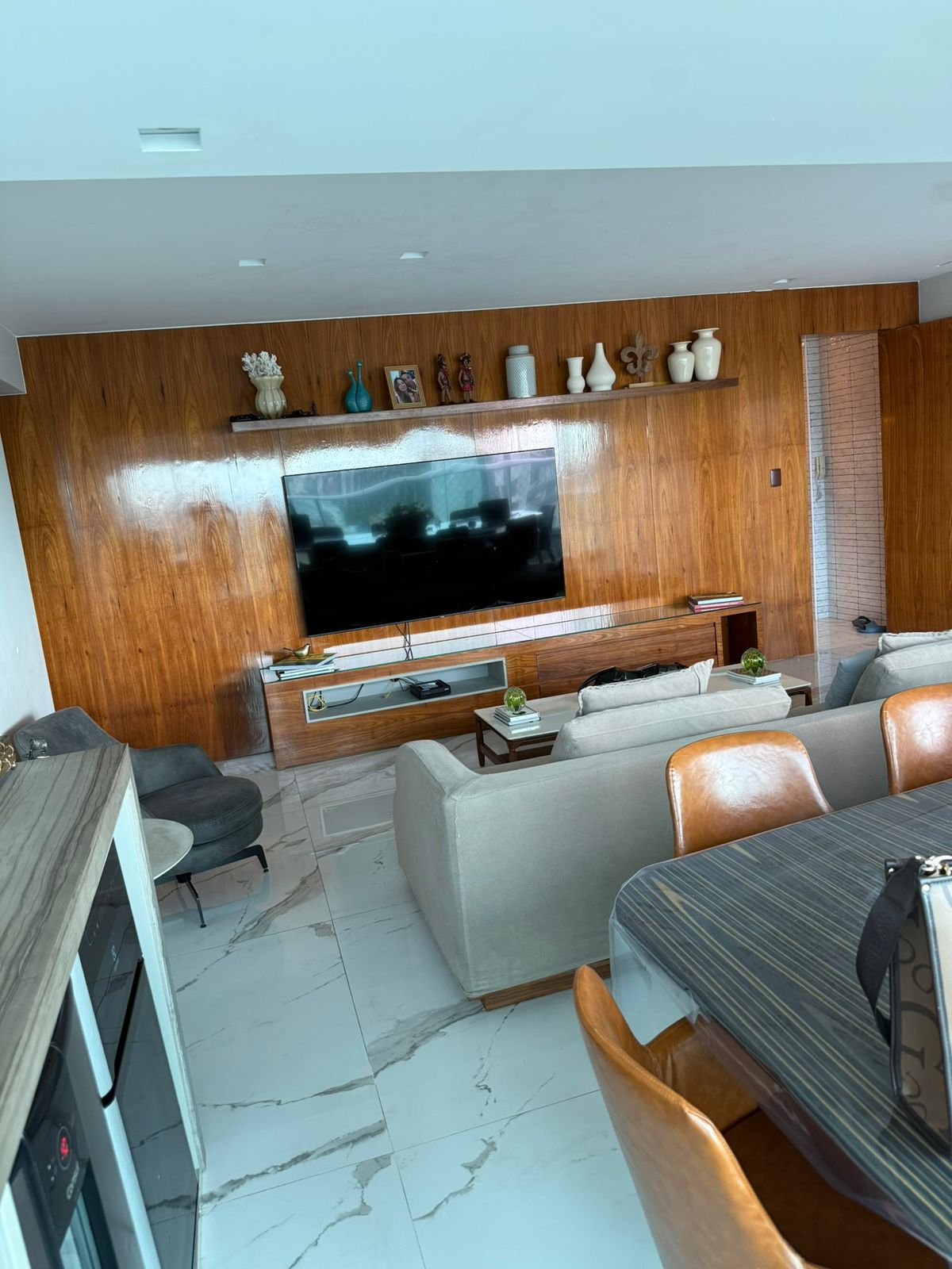 APARTAMENTO SEMI NOVO 3 SU&Iacute;TES LAVABO PISCINA VISTA MAR &Agrave; VENDA NO MORRO IPIRANGA BARRA! Rua Silvino Marques Salvador - 