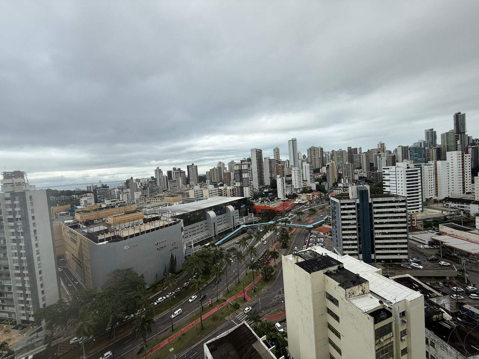 APARTAMENTO SEMI NOVO 3 SU&Iacute;TES LAVABO PISCINA VISTA MAR &Agrave; VENDA NO MORRO IPIRANGA BARRA! Rua Silvino Marques Salvador - 