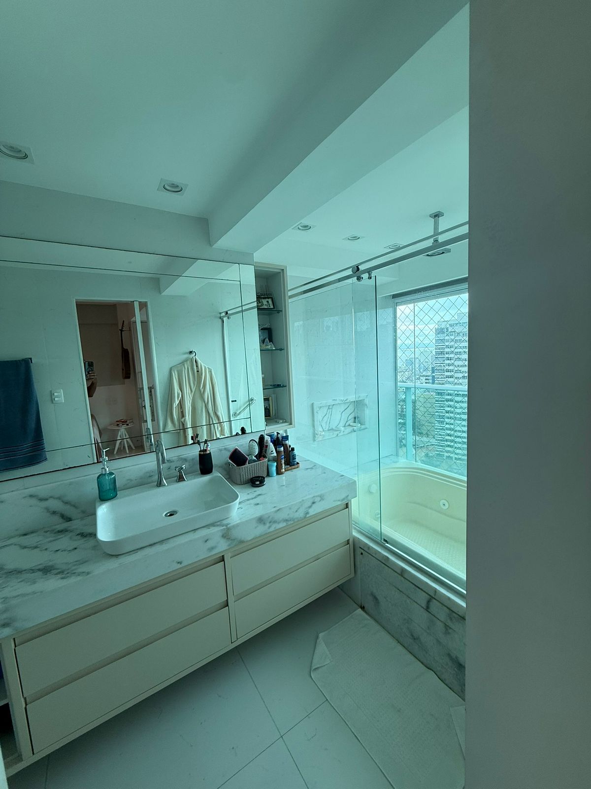 APARTAMENTO SEMI NOVO 3 SU&Iacute;TES LAVABO PISCINA VISTA MAR &Agrave; VENDA NO MORRO IPIRANGA BARRA! Rua Silvino Marques Salvador - 
