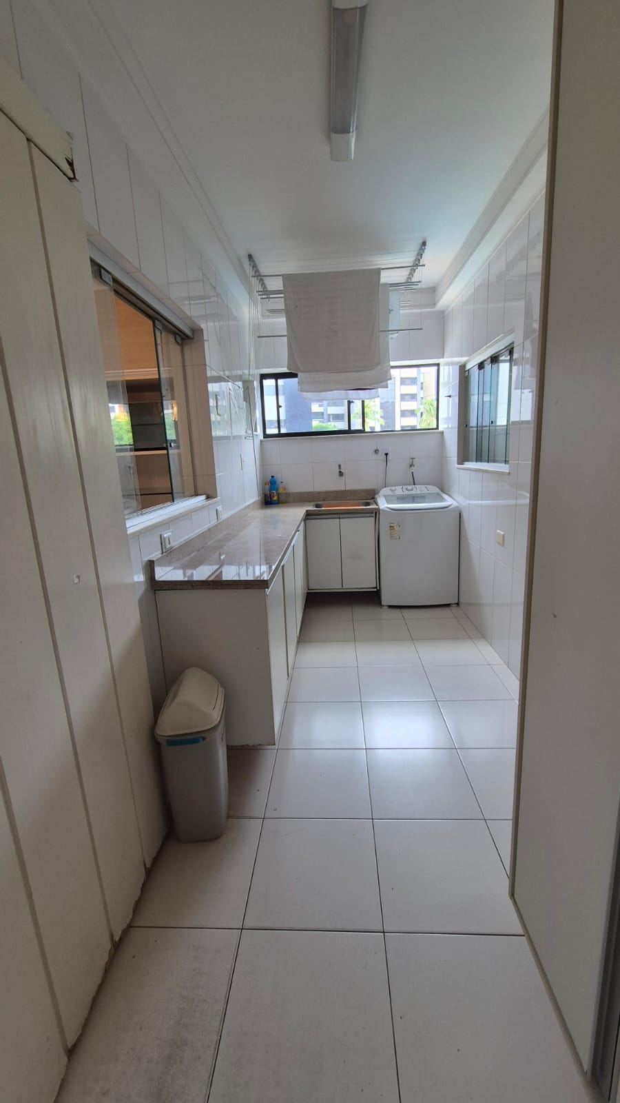 APARTAMENTO ALTO PADR&Atilde;O 4 QUARTOS 3 SU&Iacute;TES PISCINA ELEVADORES &Agrave; VENDA NO RIO VERMELHO! Rua Tamoios Salvador - 