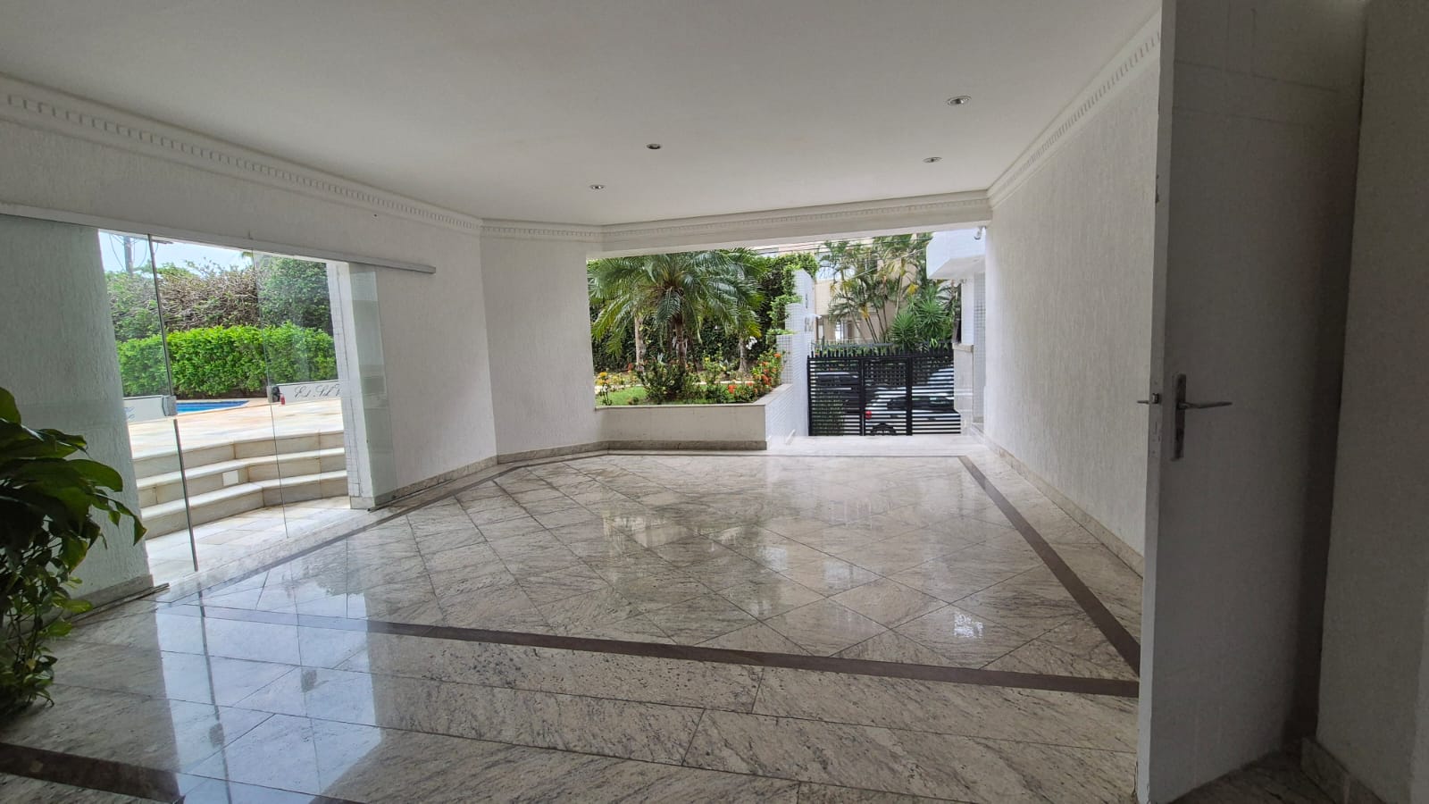 APARTAMENTO ALTO PADR&Atilde;O 4 QUARTOS 3 SU&Iacute;TES PISCINA ELEVADORES &Agrave; VENDA NO RIO VERMELHO! Rua Tamoios Salvador - 