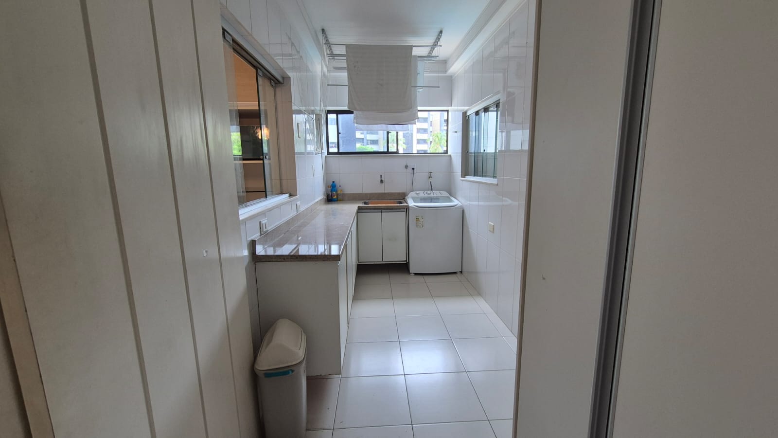 APARTAMENTO ALTO PADR&Atilde;O 4 QUARTOS 3 SU&Iacute;TES PISCINA ELEVADORES &Agrave; VENDA NO RIO VERMELHO! Rua Tamoios Salvador - 