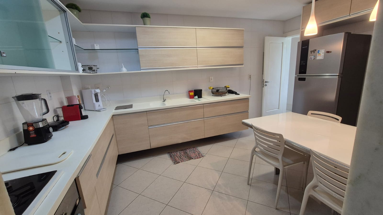 APARTAMENTO ALTO PADR&Atilde;O 4 QUARTOS 3 SU&Iacute;TES PISCINA ELEVADORES &Agrave; VENDA NO RIO VERMELHO! Rua Tamoios Salvador - 