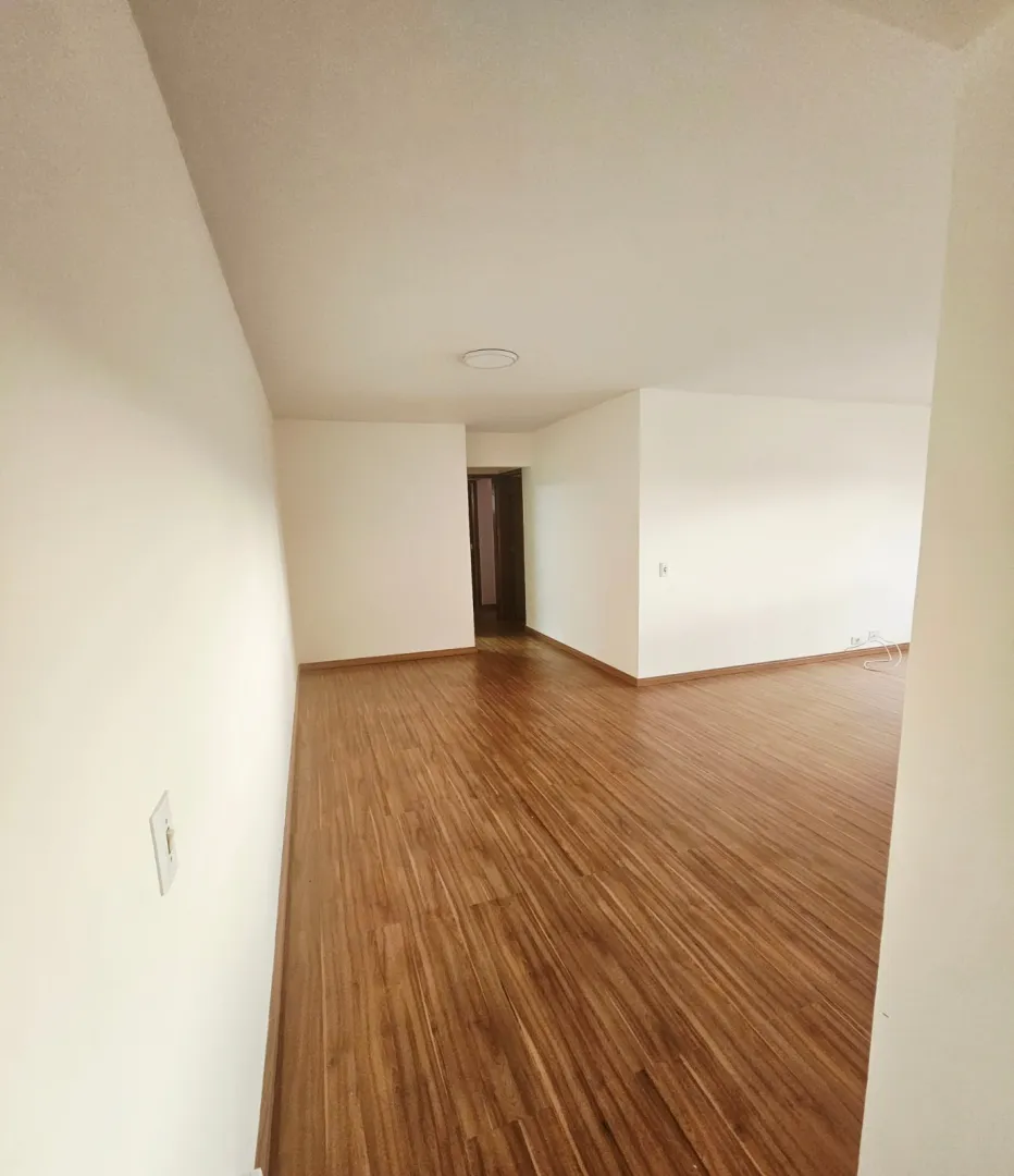 &Oacute;timo apartamento em fant&aacute;stica localiza&ccedil;&atilde;o com vista linda e livre Rua Nove de Julho - - 