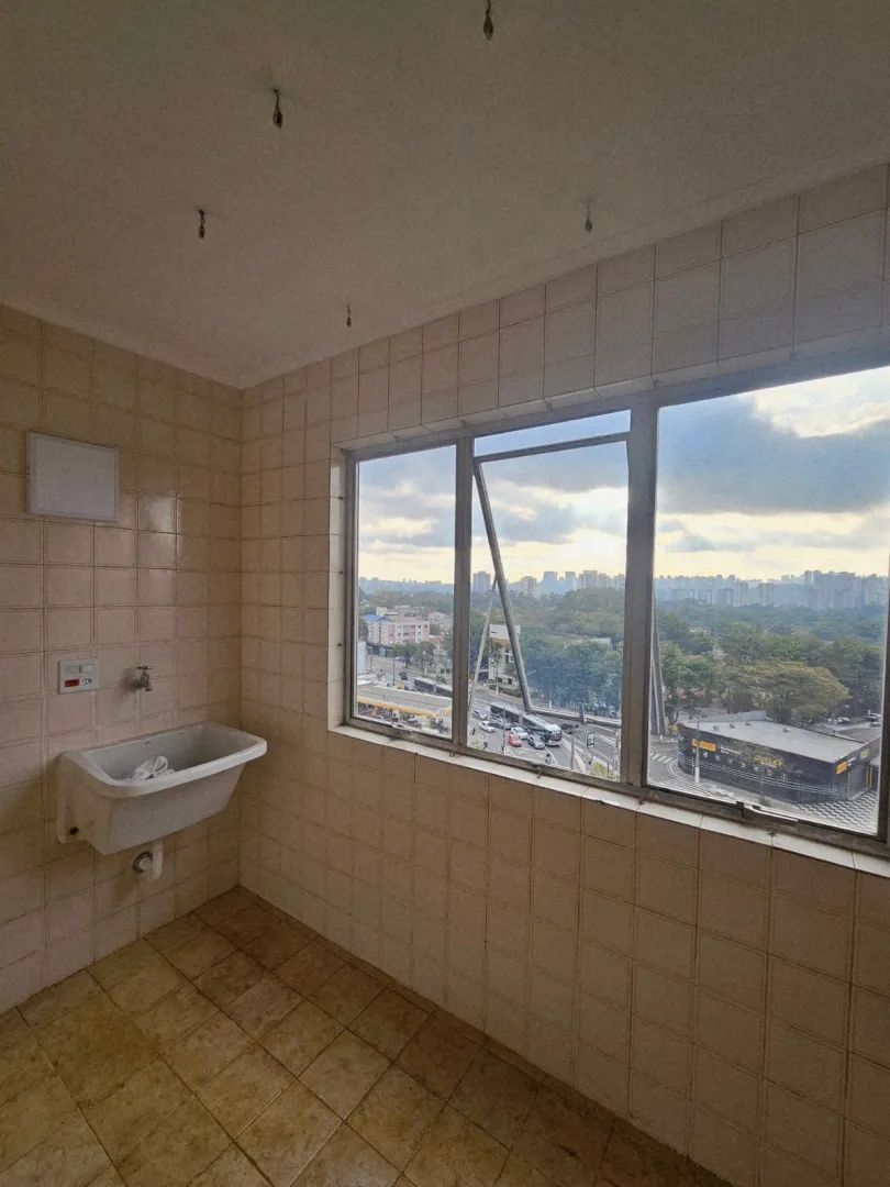 &Oacute;timo apartamento em fant&aacute;stica localiza&ccedil;&atilde;o com vista linda e livre Rua Nove de Julho - - 